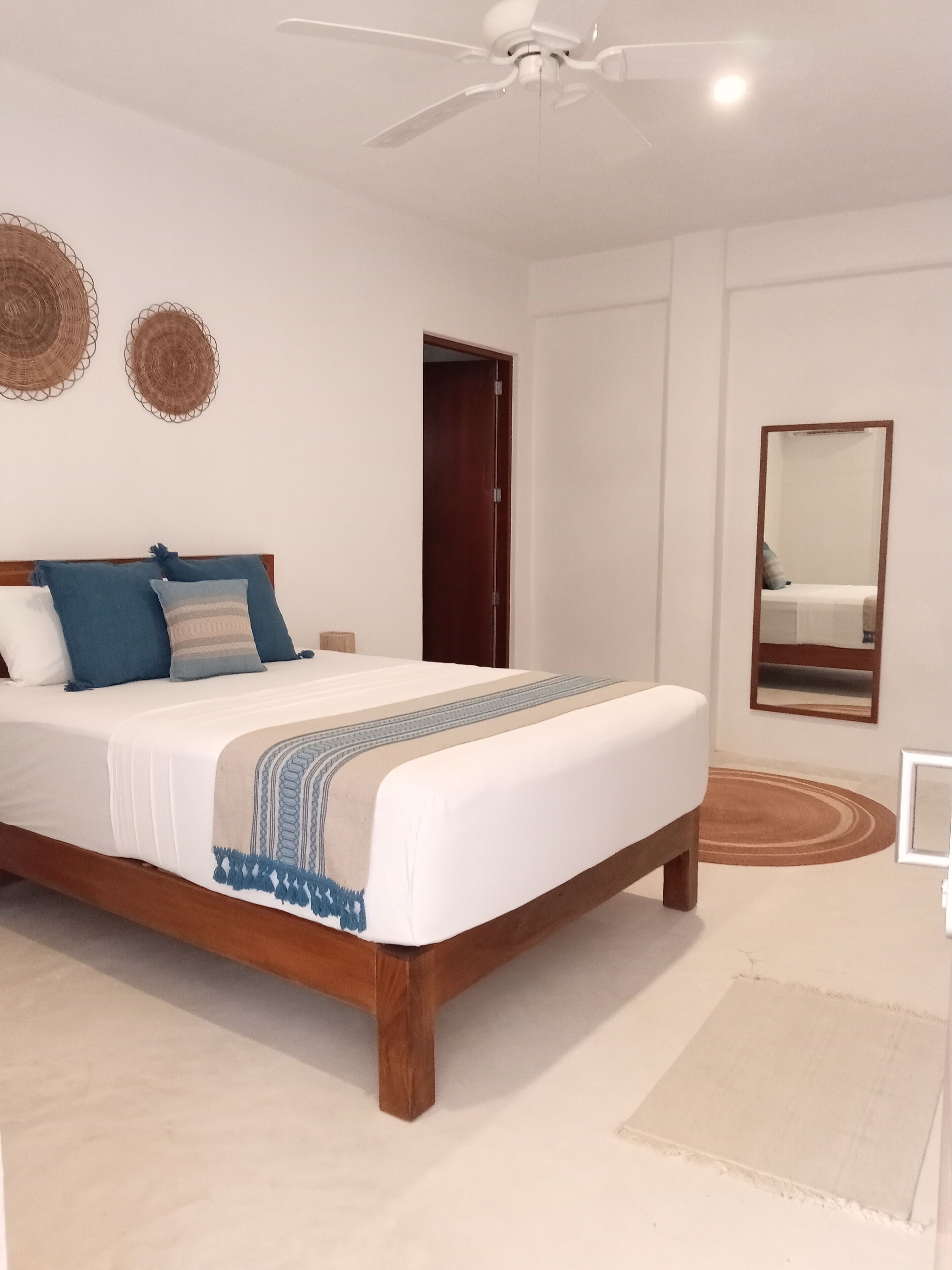 Noah Beach Hotel & Suites