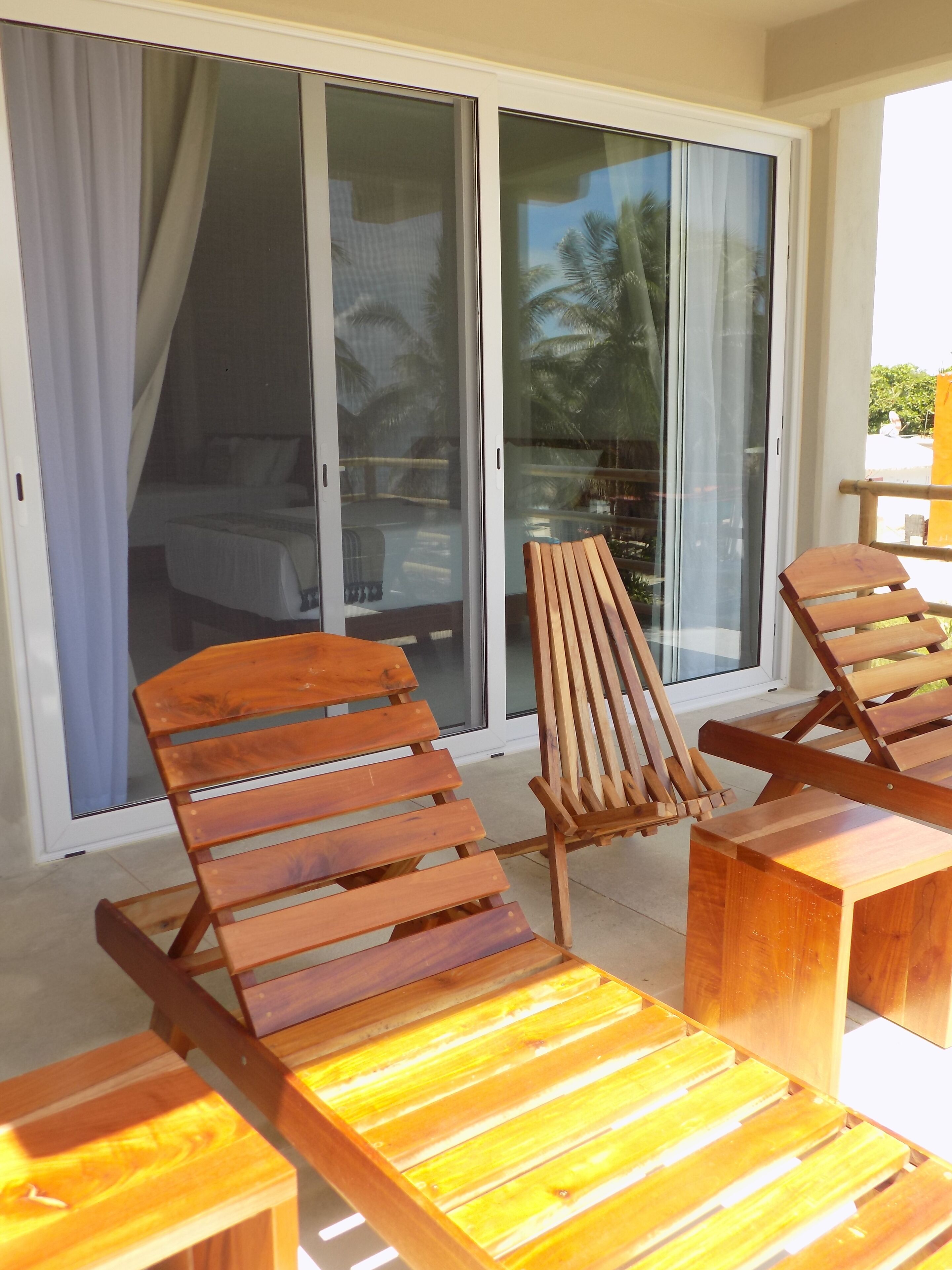 Noah Beach Hotel & Suites