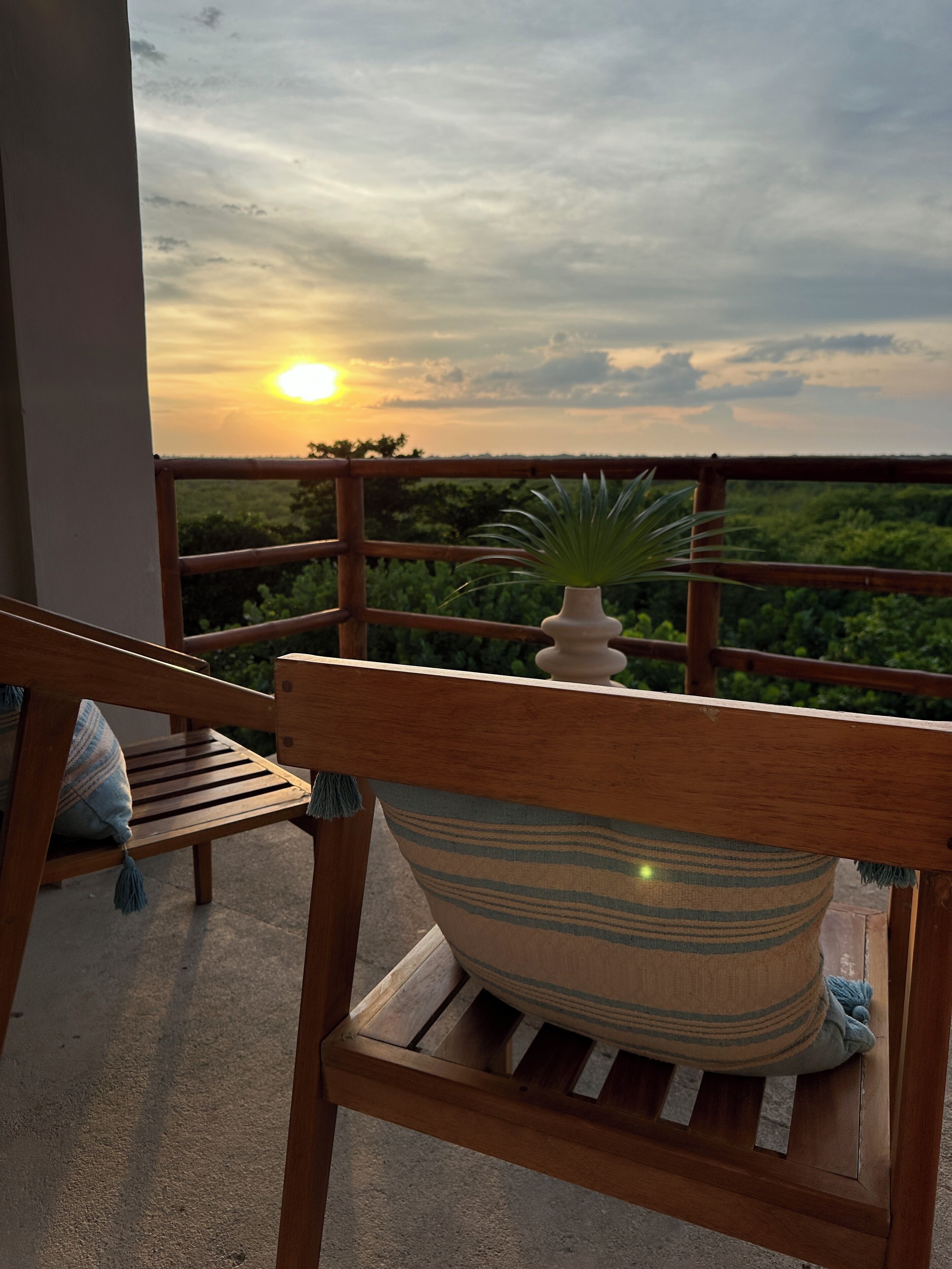 Noah Beach Hotel & Suites