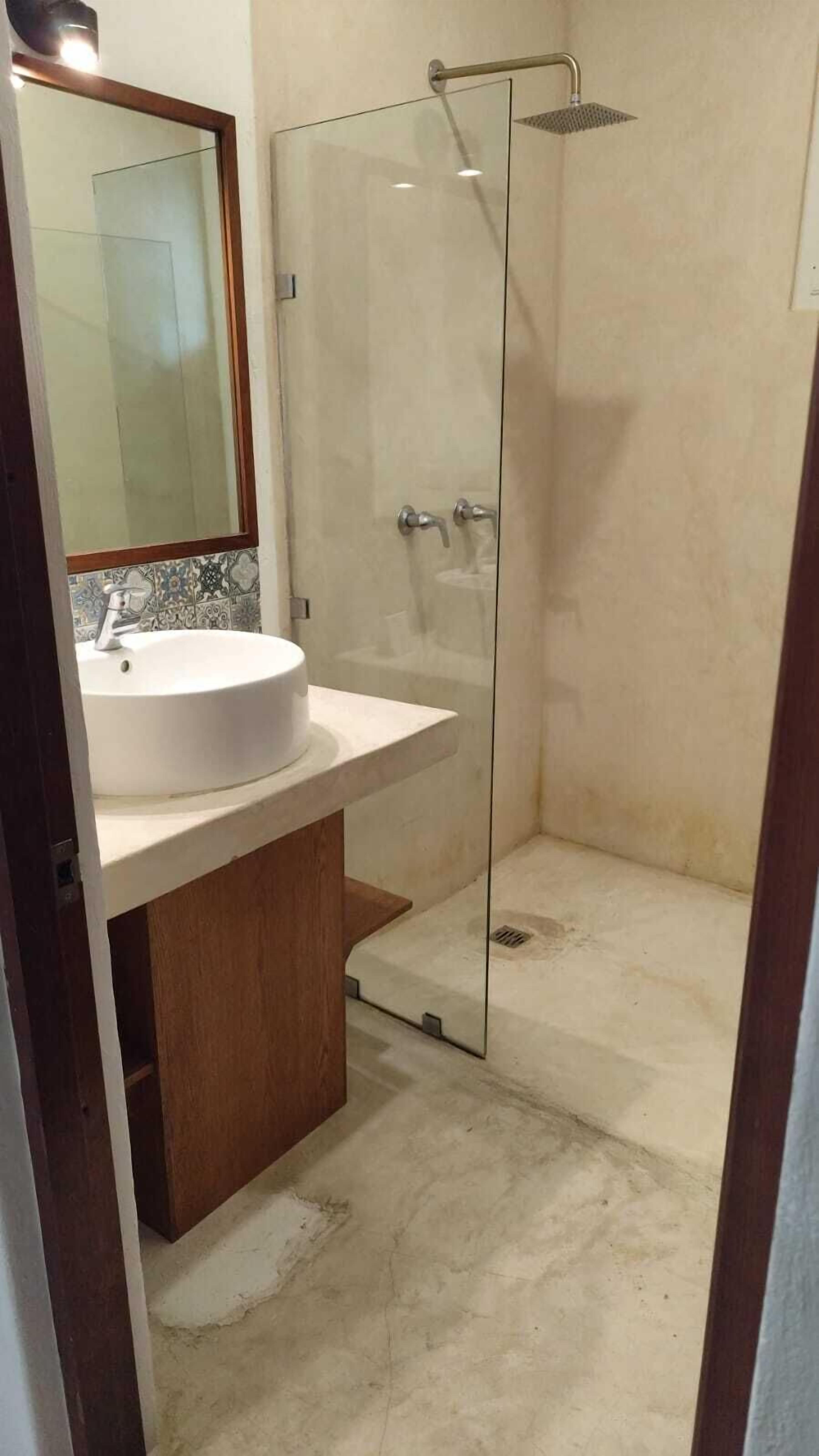 Noah Beach Hotel & Suites
