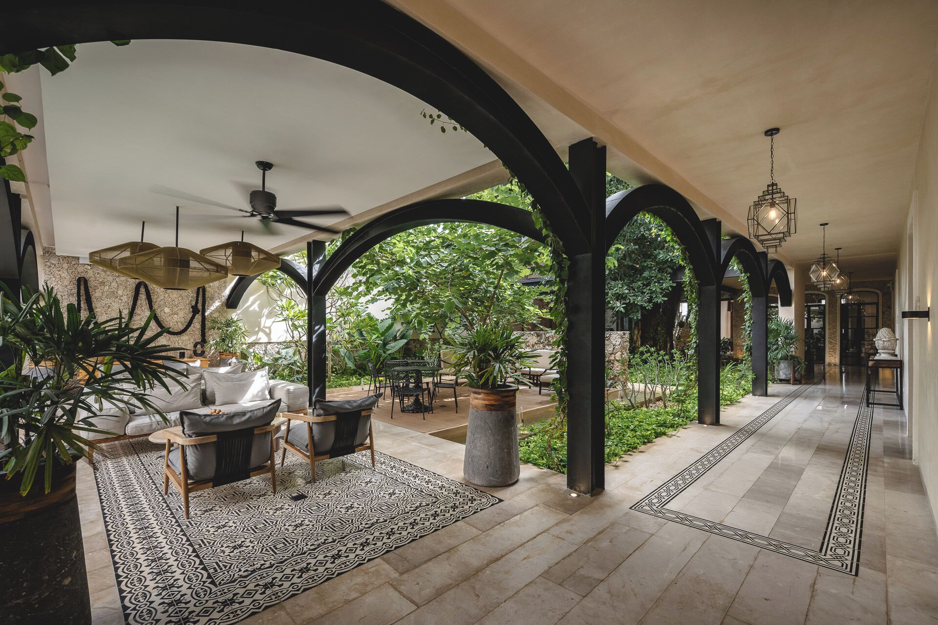 Adoro Hotel Boutique