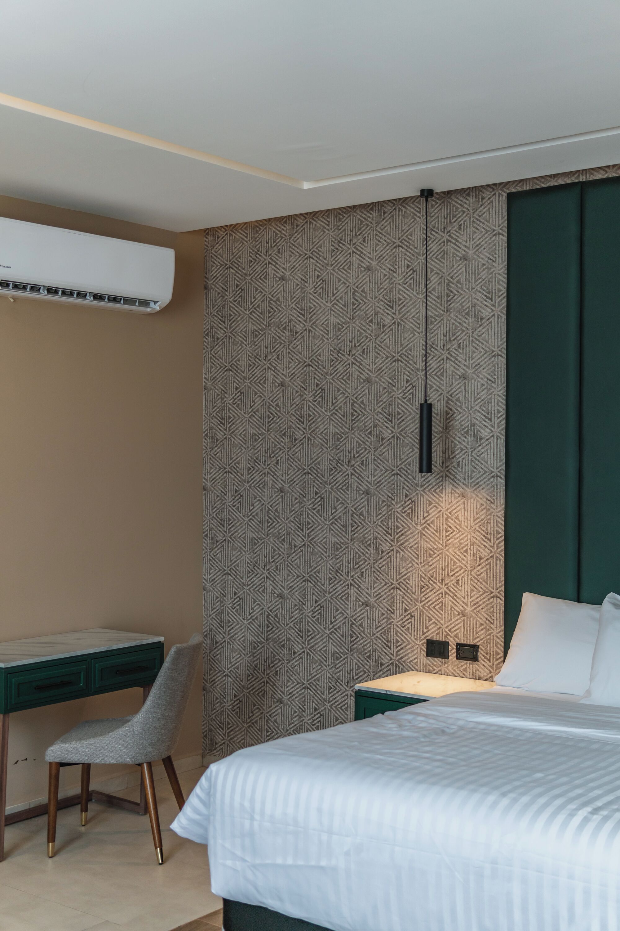 Hotel Chariot