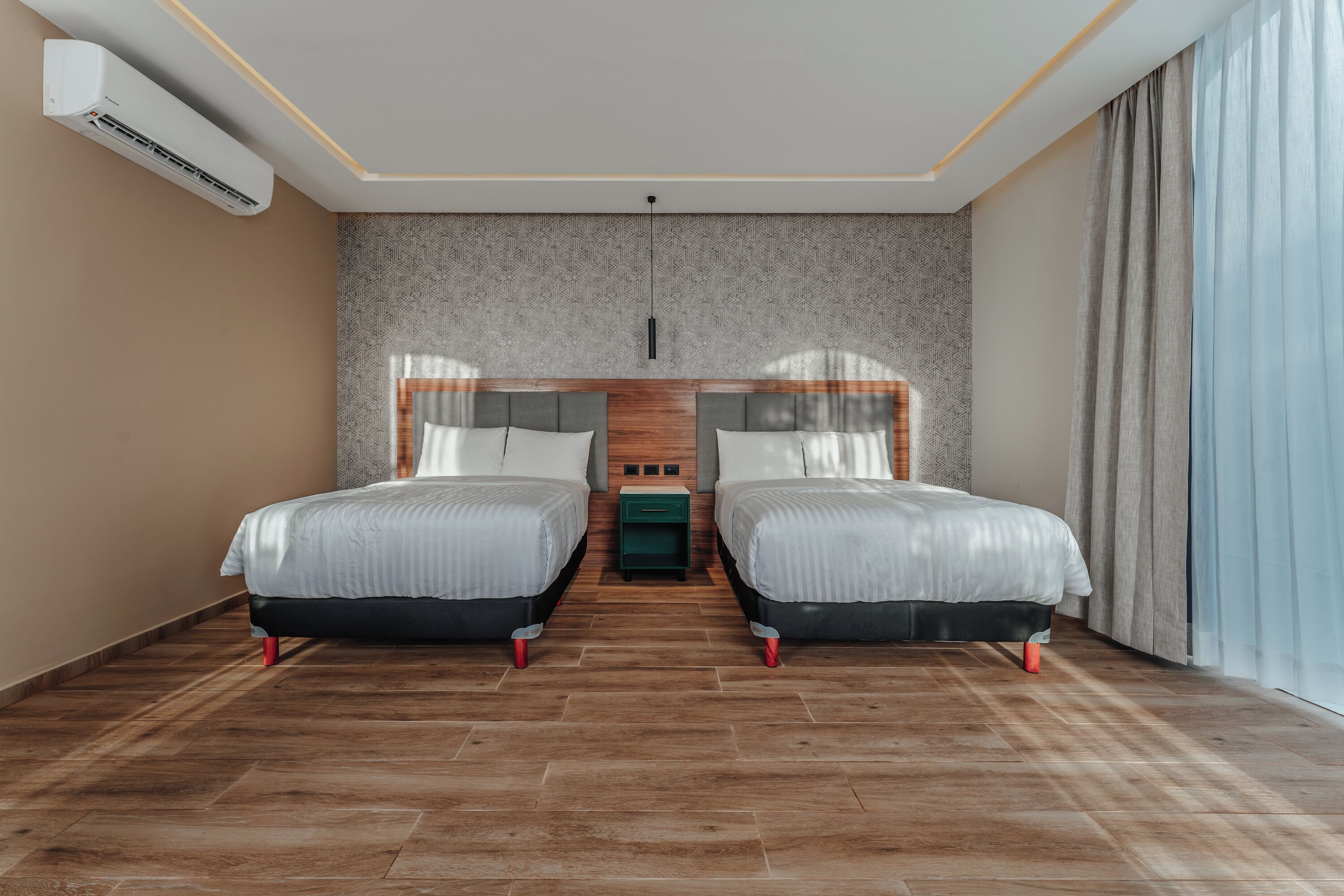 Hotel Chariot