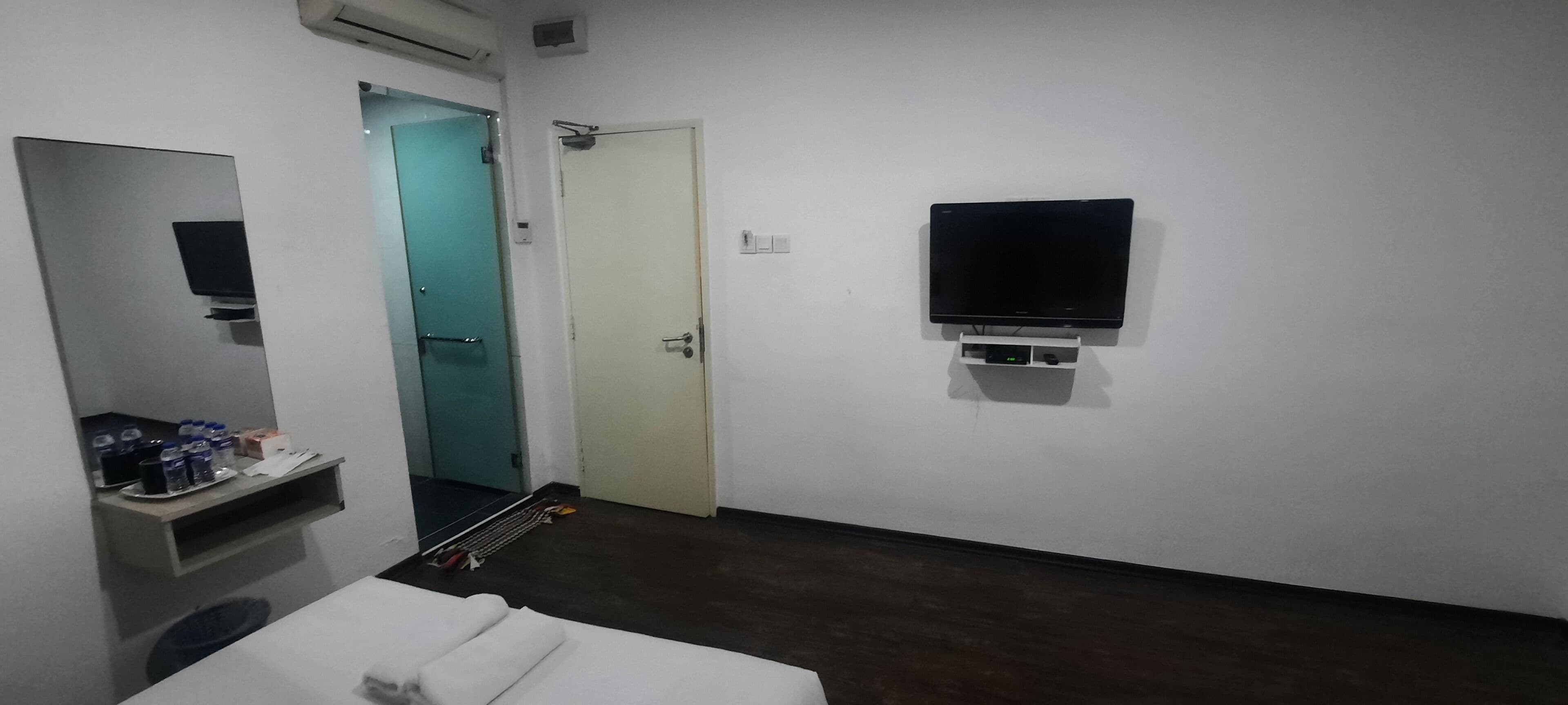 Rg Hotel by OYO