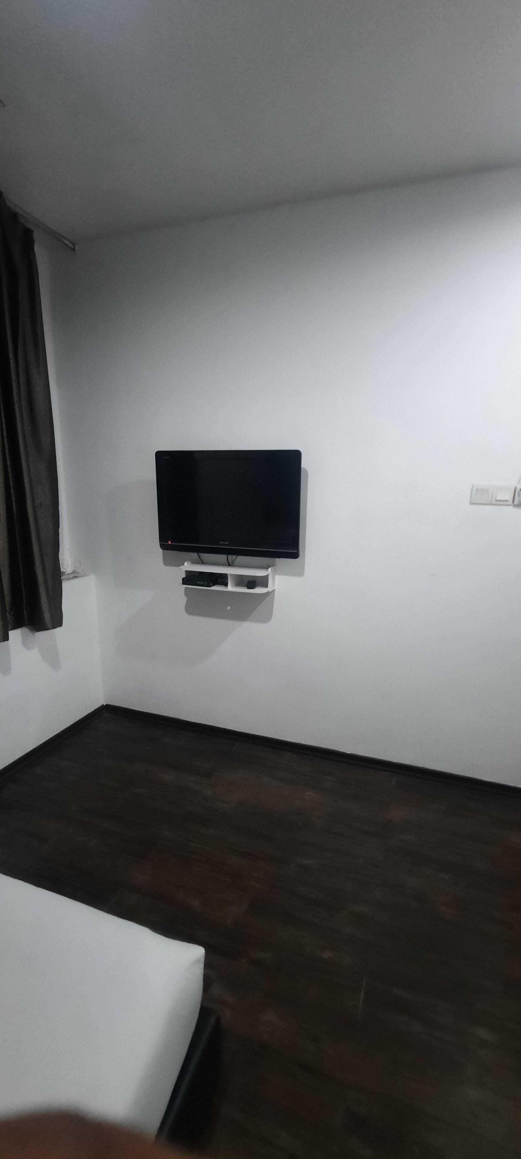 Rg Hotel by OYO