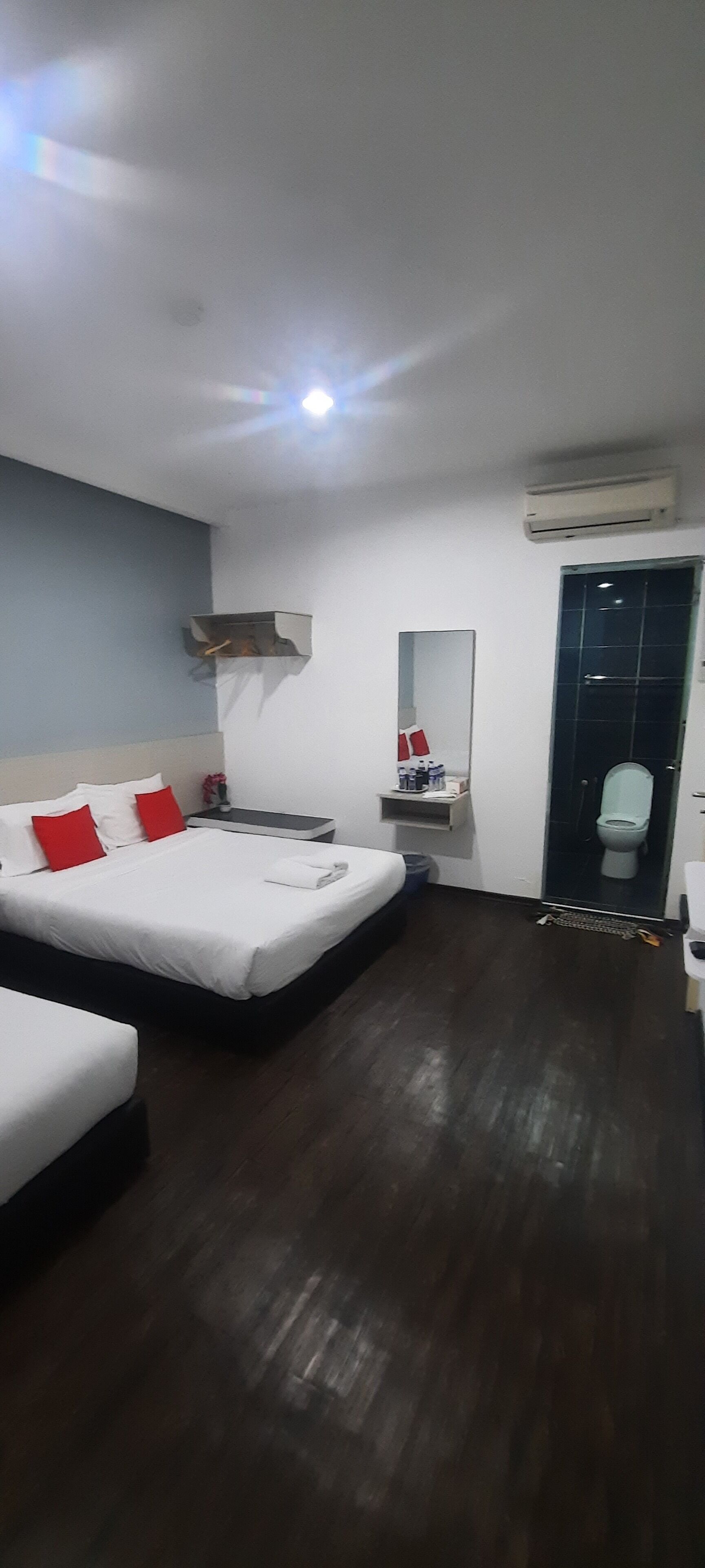 Rg Hotel by OYO