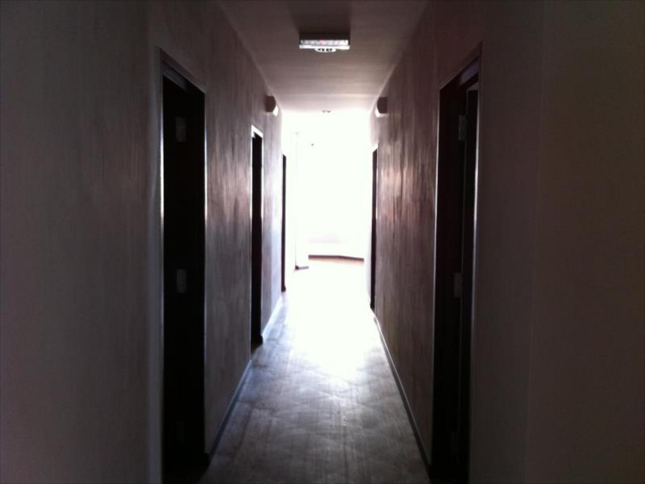 Room V at Jalan Jenang