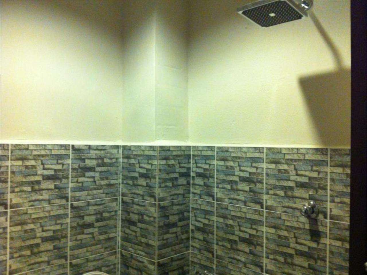 Room V at Jalan Jenang