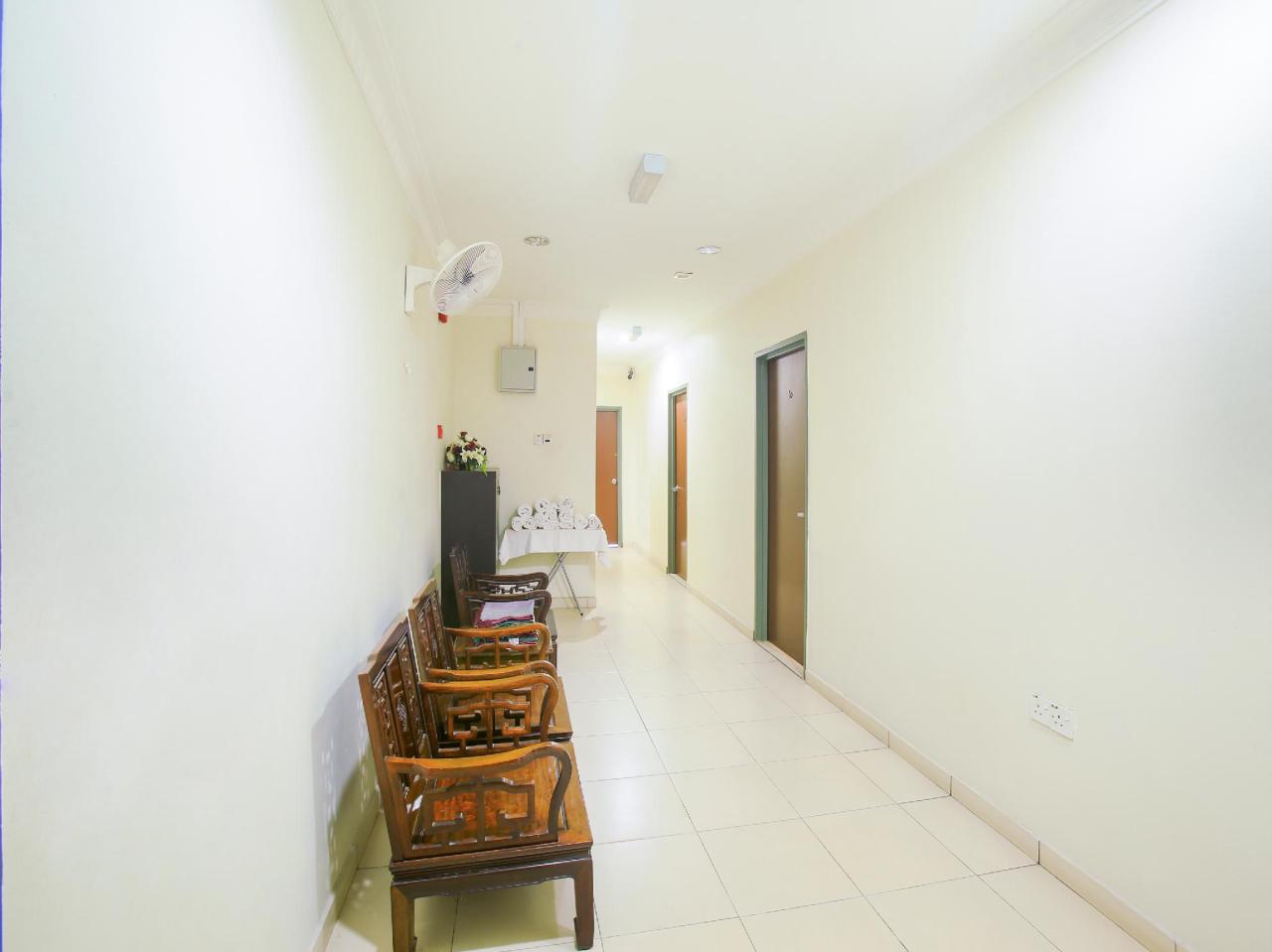 Hazris Hotel by OYO Rooms