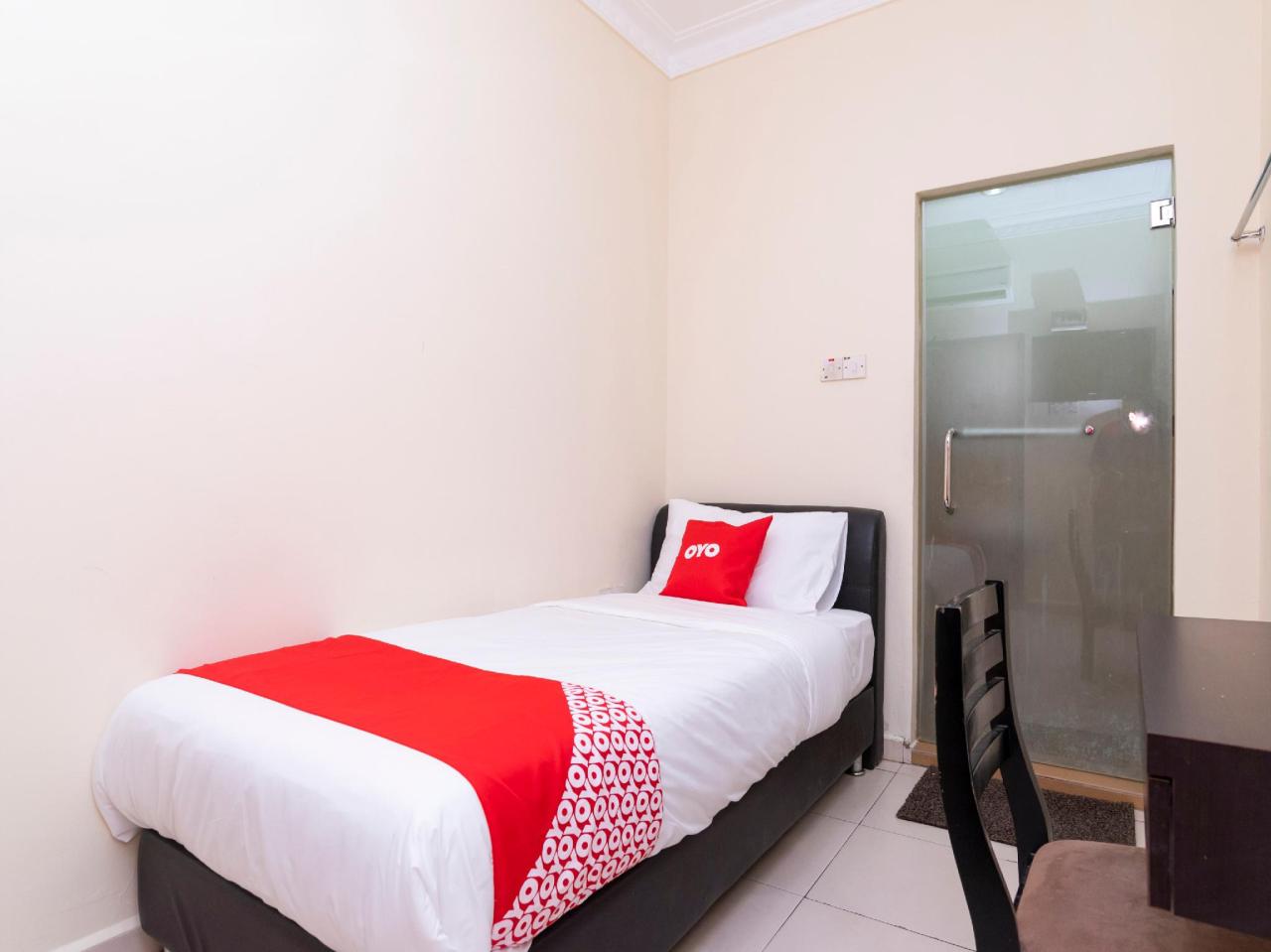 Hazris Hotel by OYO Rooms