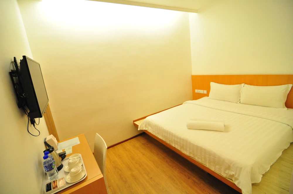 1 Million Hotel