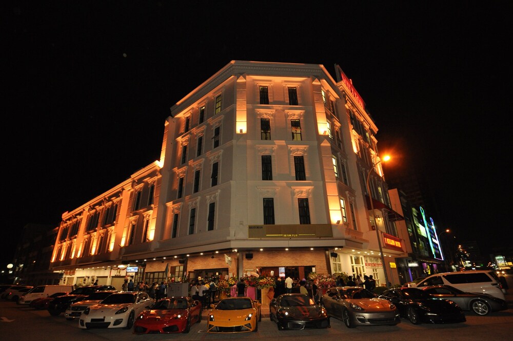 1 Million Hotel