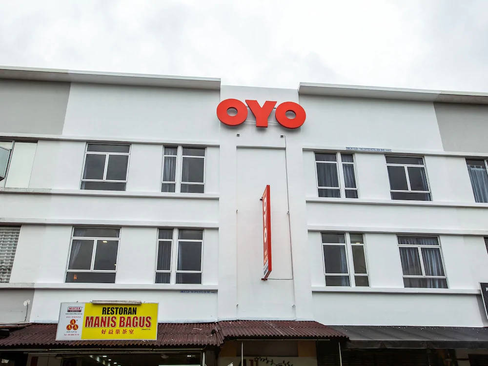 988 Hotel by OYO Rooms