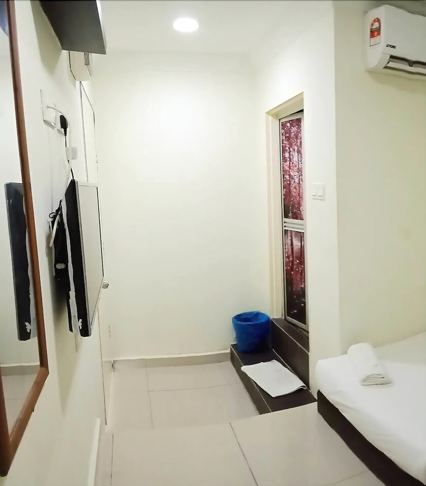 Cattleya Glory Hotel