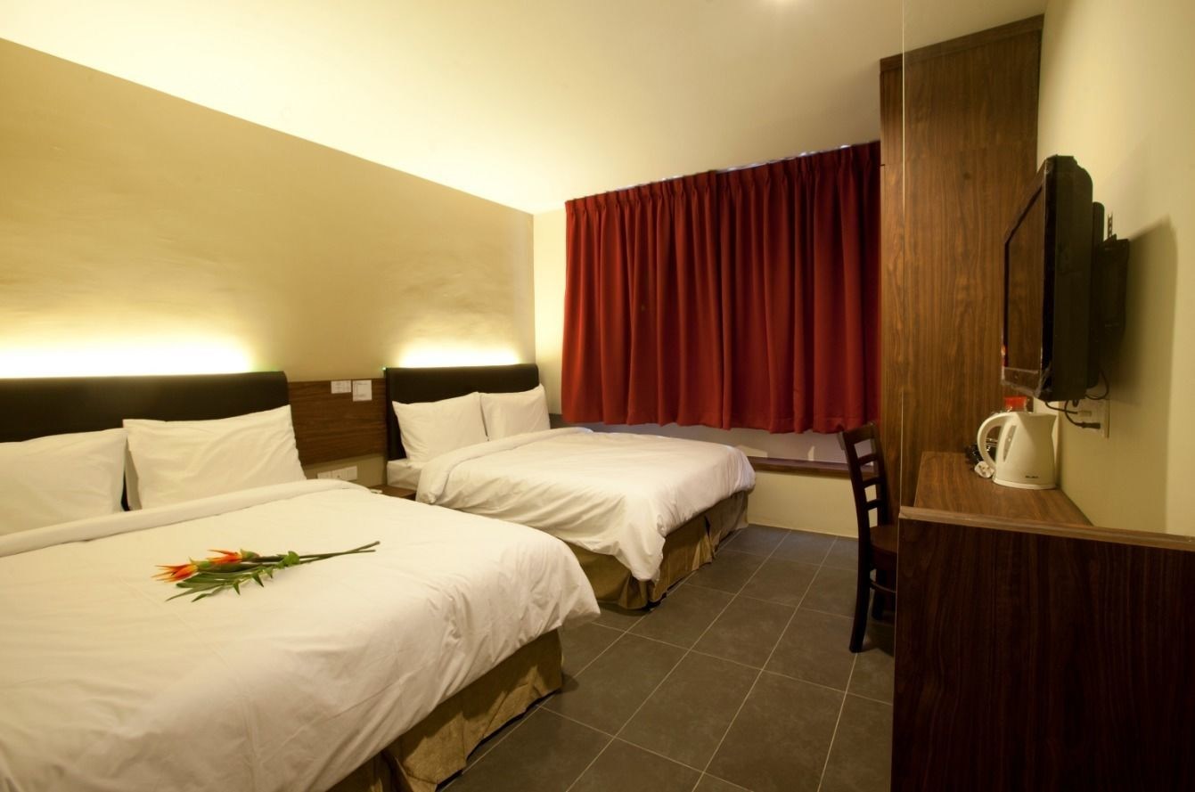 CIQ Hotel