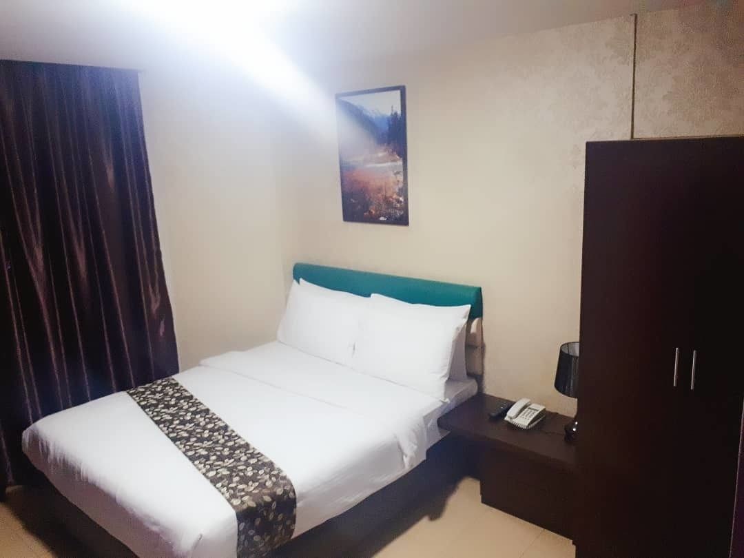 CIQ Hotel