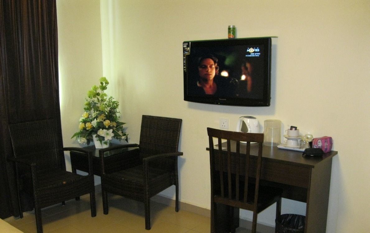 CIQ Hotel