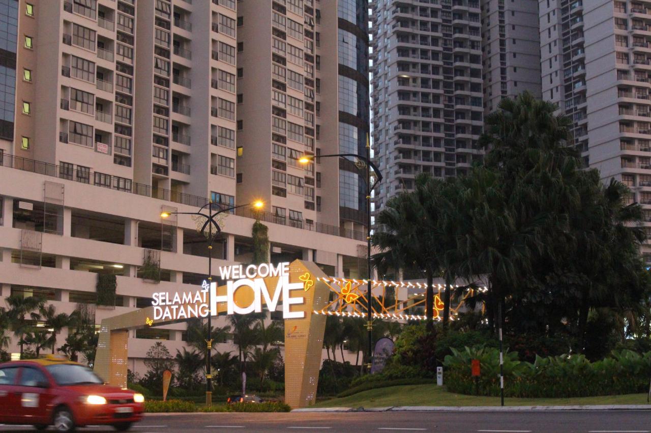 Country Gardens Danga Bay by JCL