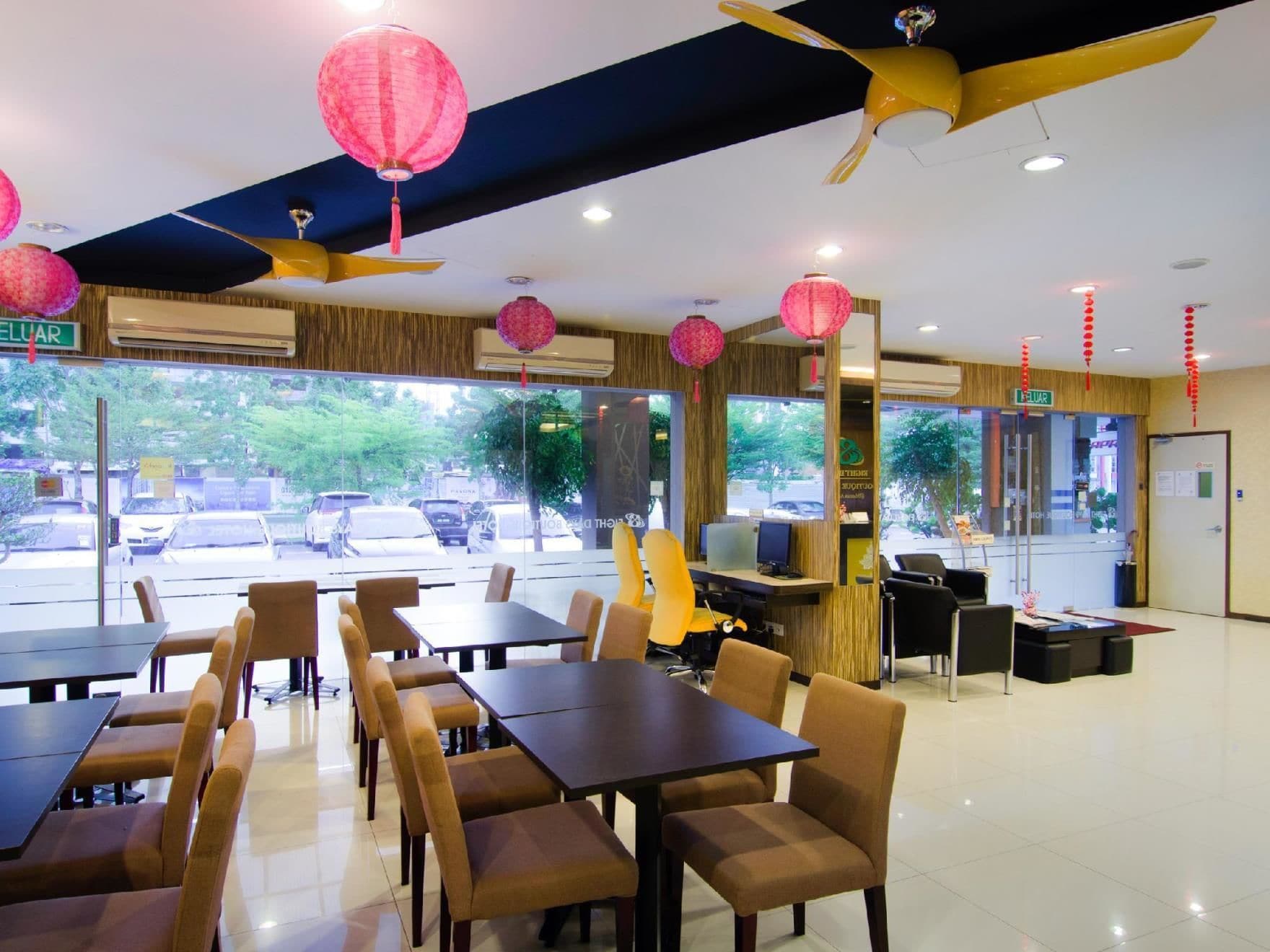 Eight Days Boutique Hotel - Mount Austin