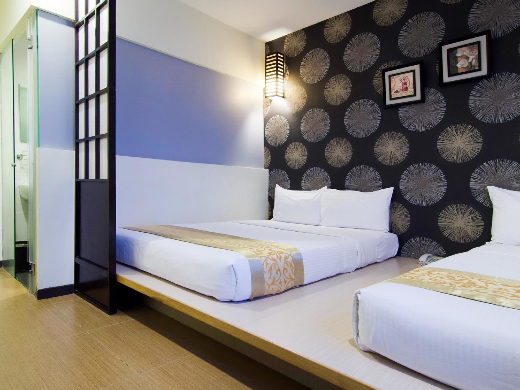 Eight Days Boutique Hotel - Mount Austin
