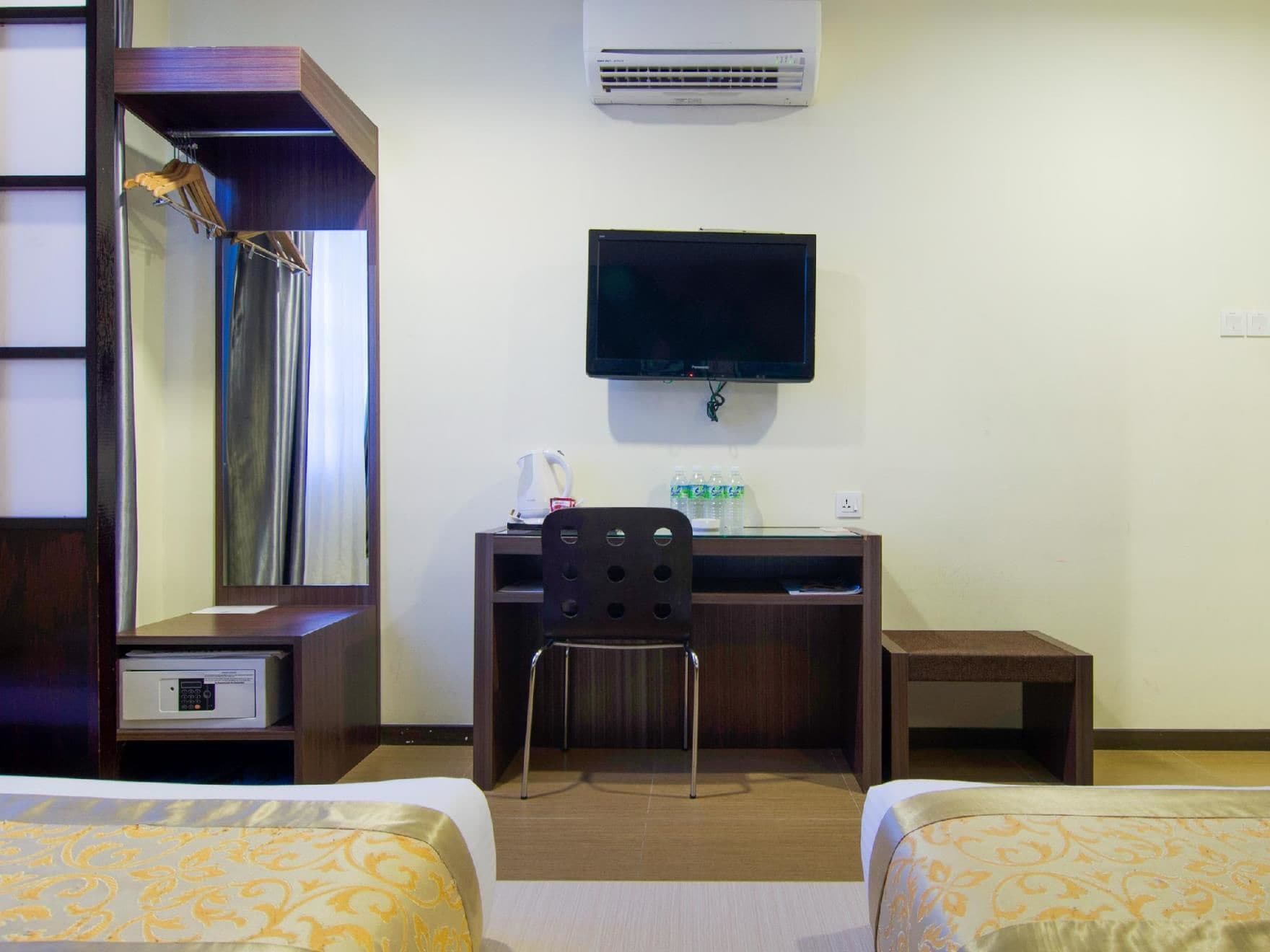 Eight Days Boutique Hotel - Mount Austin