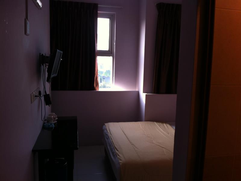 Fully House Hotel