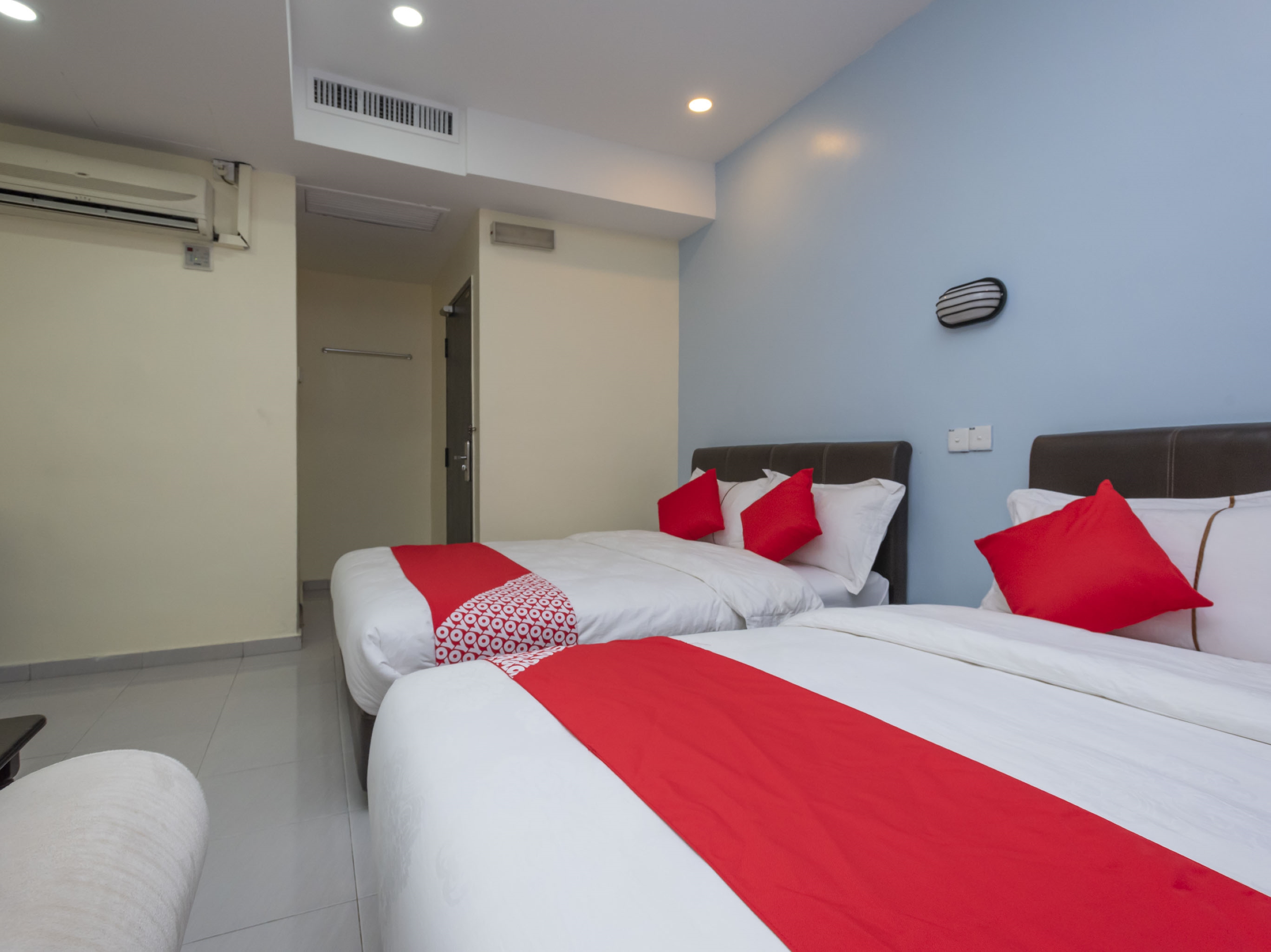 Fully House Hotel by OYO Rooms