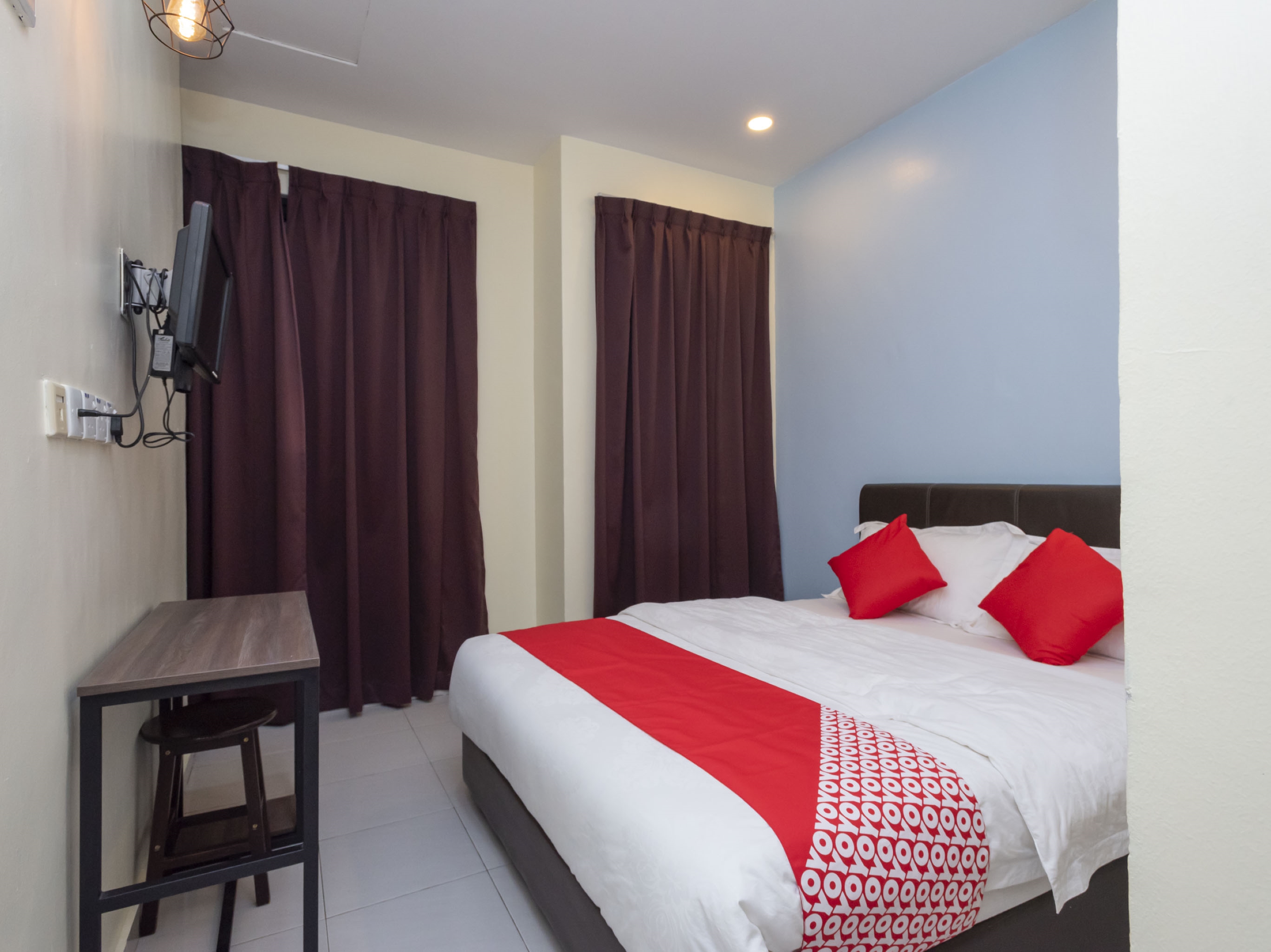 Fully House Hotel by OYO Rooms