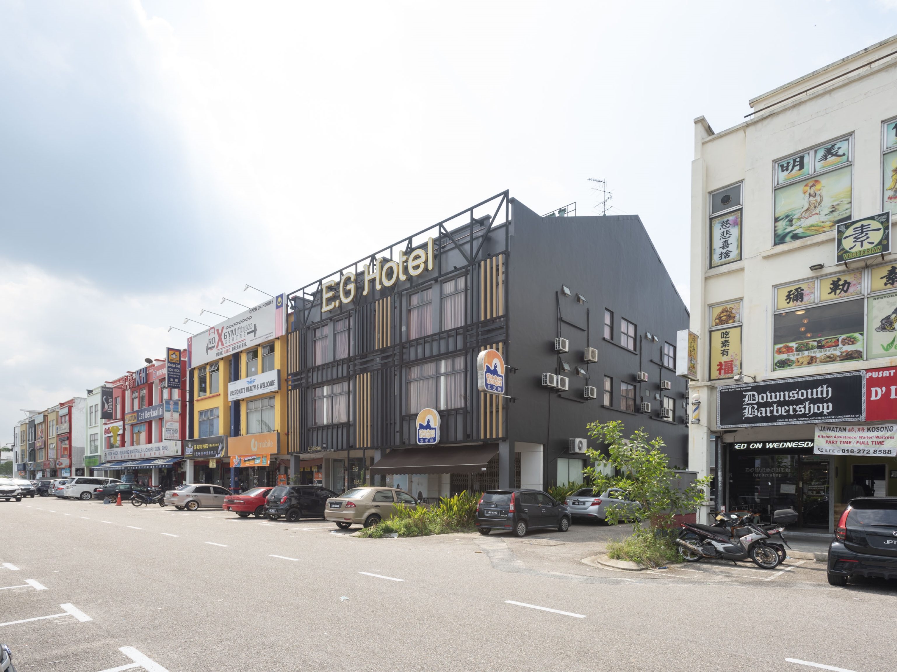 Fully House Hotel by OYO Rooms