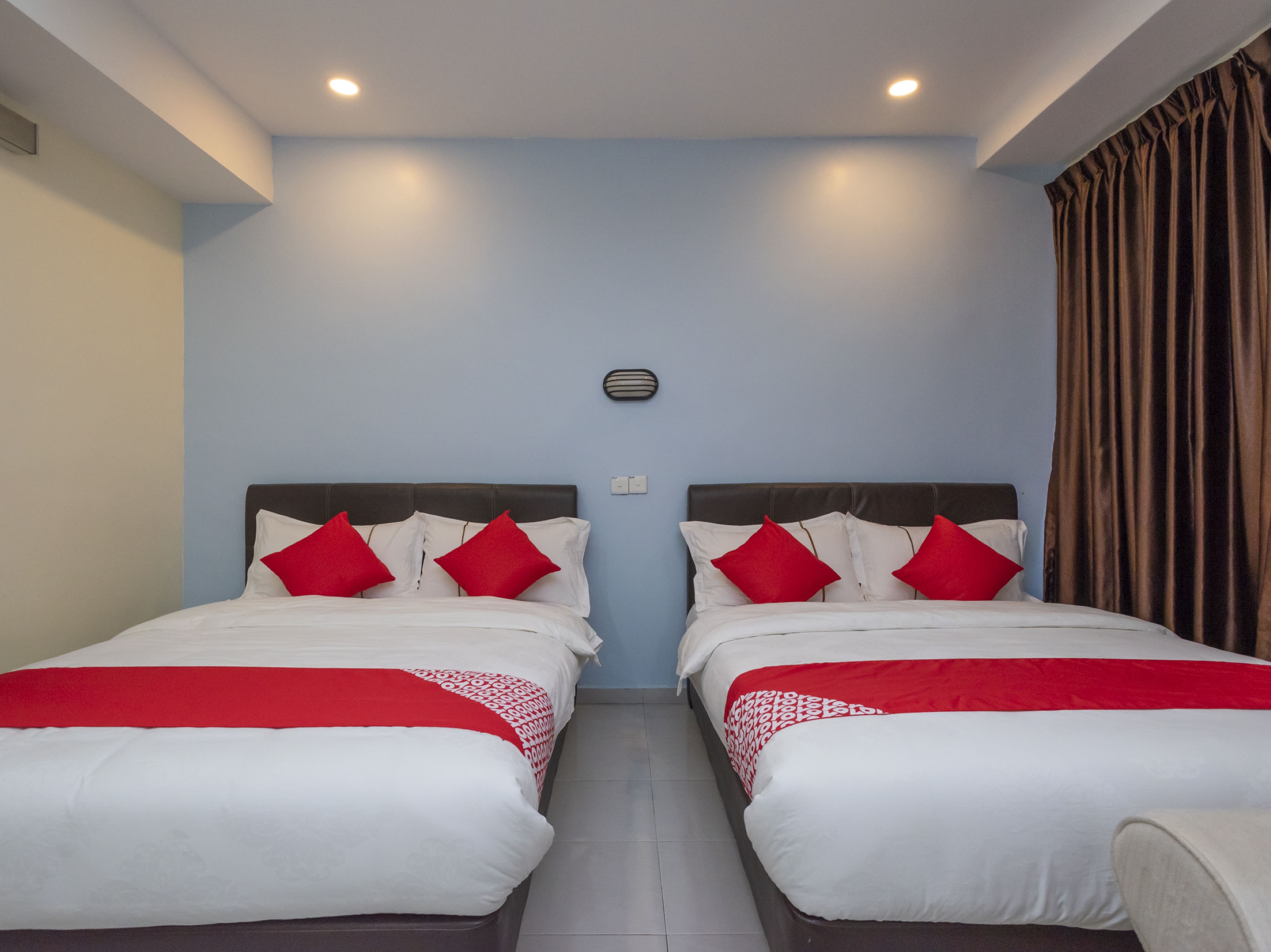 Fully House Hotel by OYO Rooms