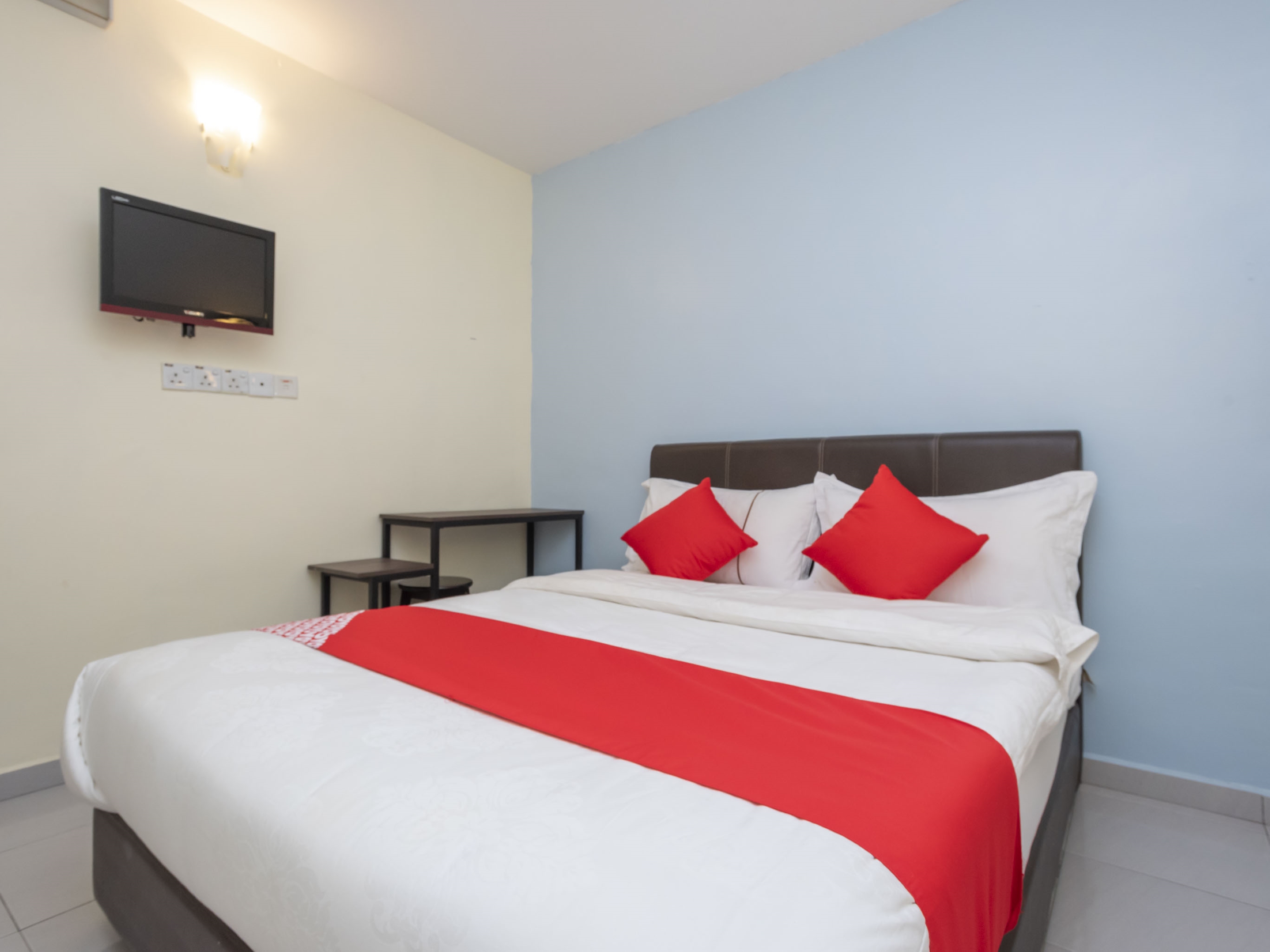 Fully House Hotel by OYO Rooms
