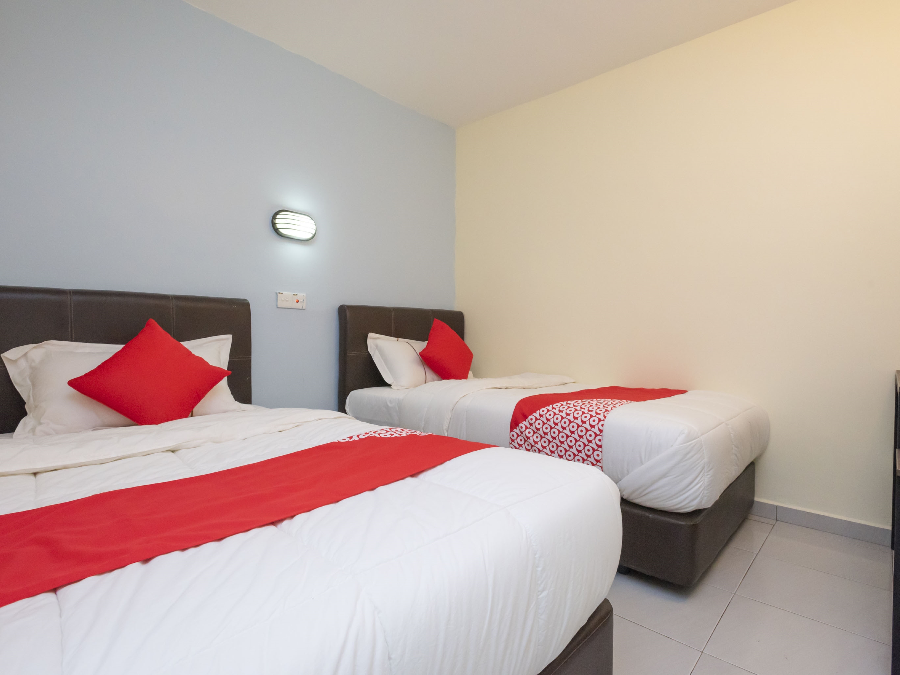 Fully House Hotel by OYO Rooms