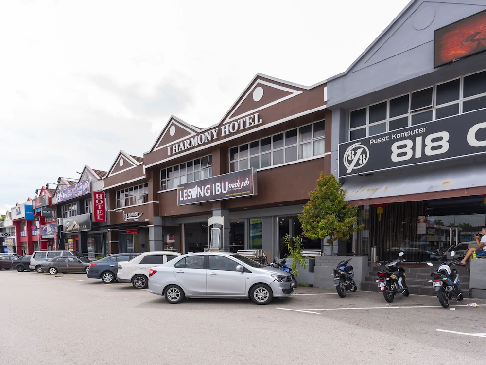 Harmony Hotel By Oyo Rooms