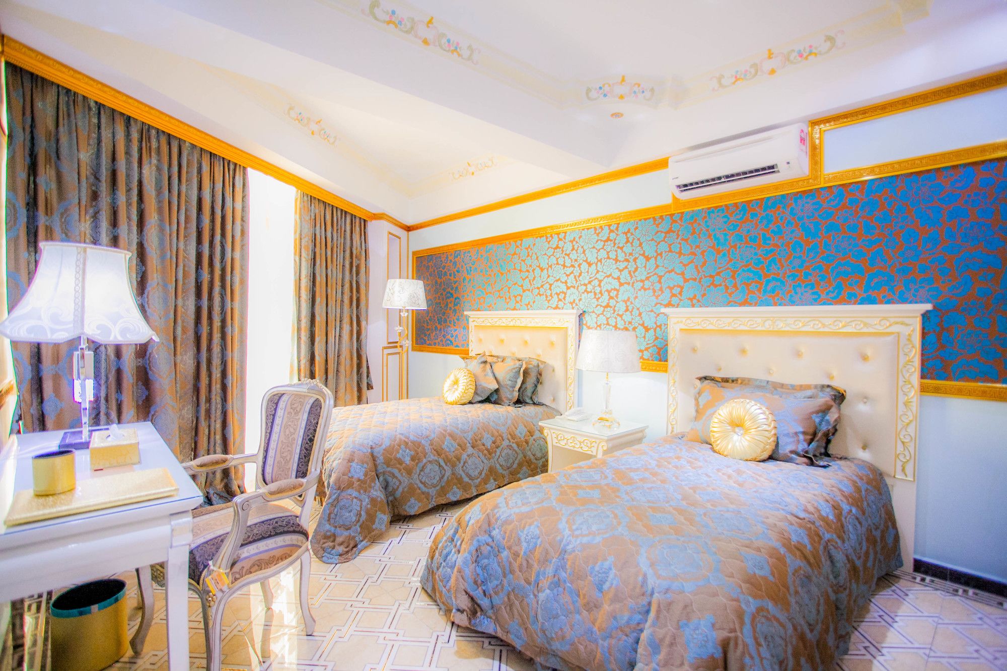 Lace Boutique Hotel