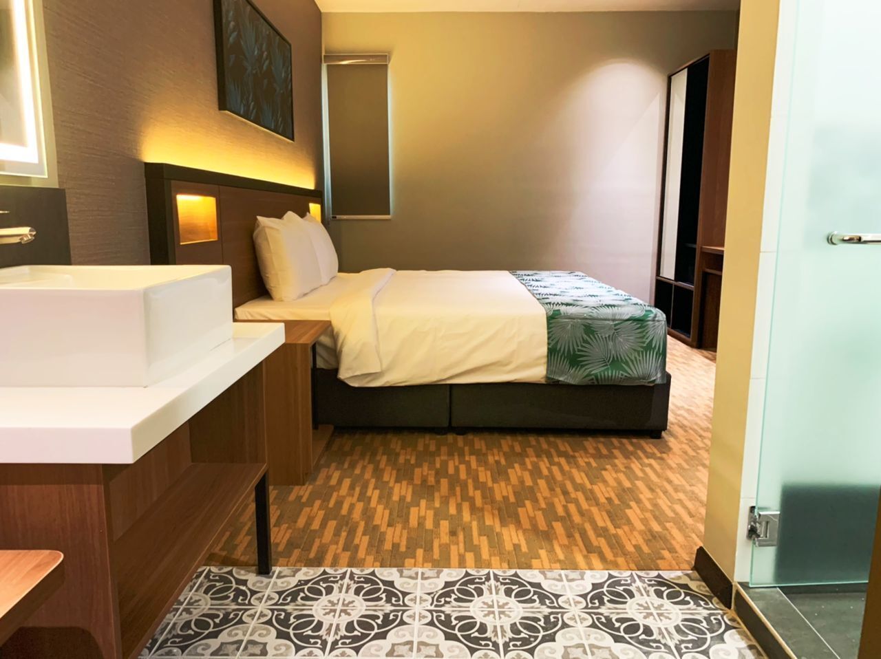 Nb Hotel