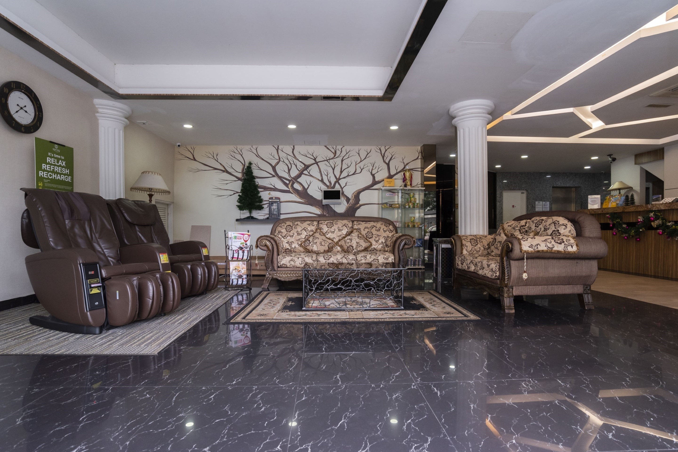 OYO 519 Domus Hotel