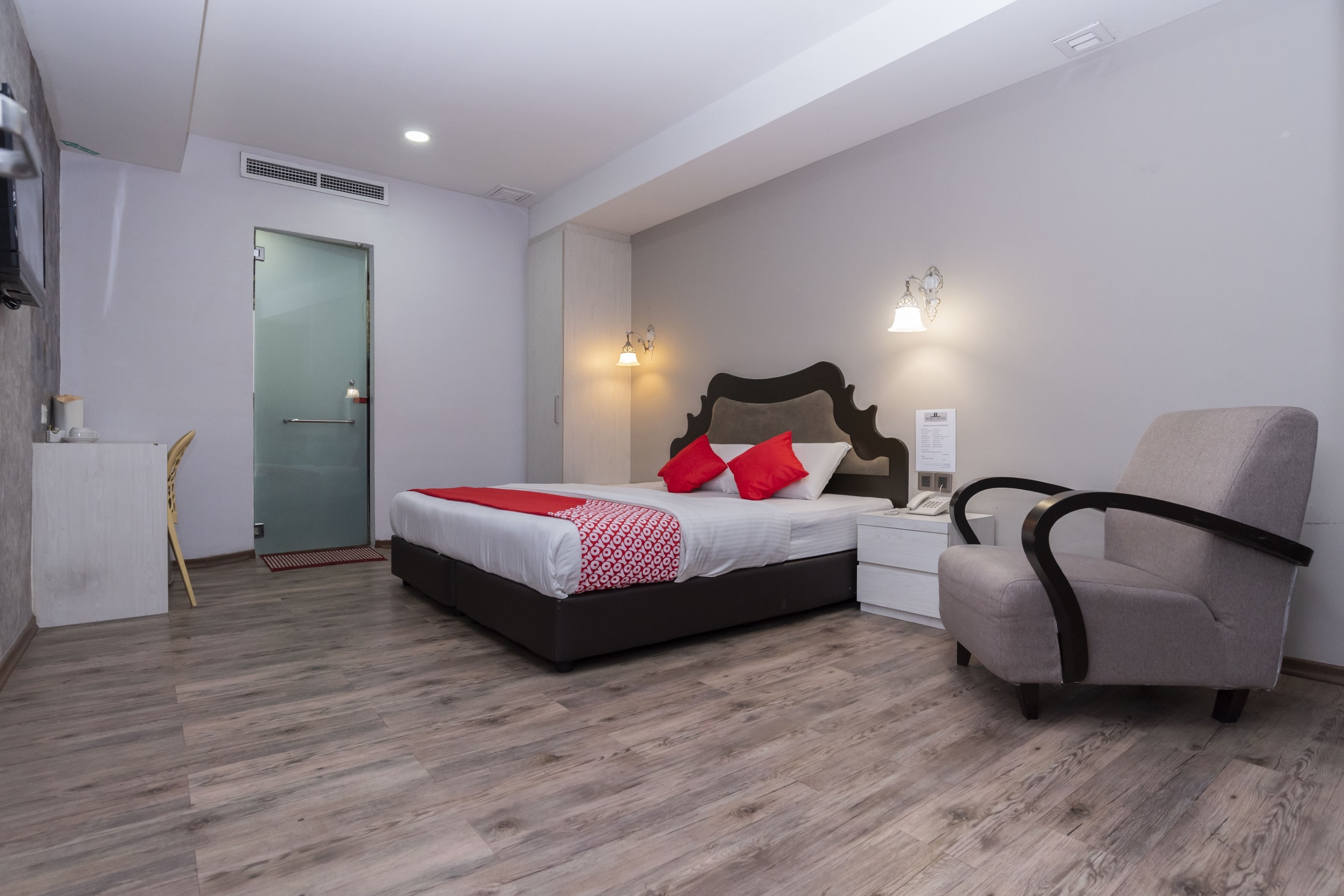 OYO 519 Domus Hotel