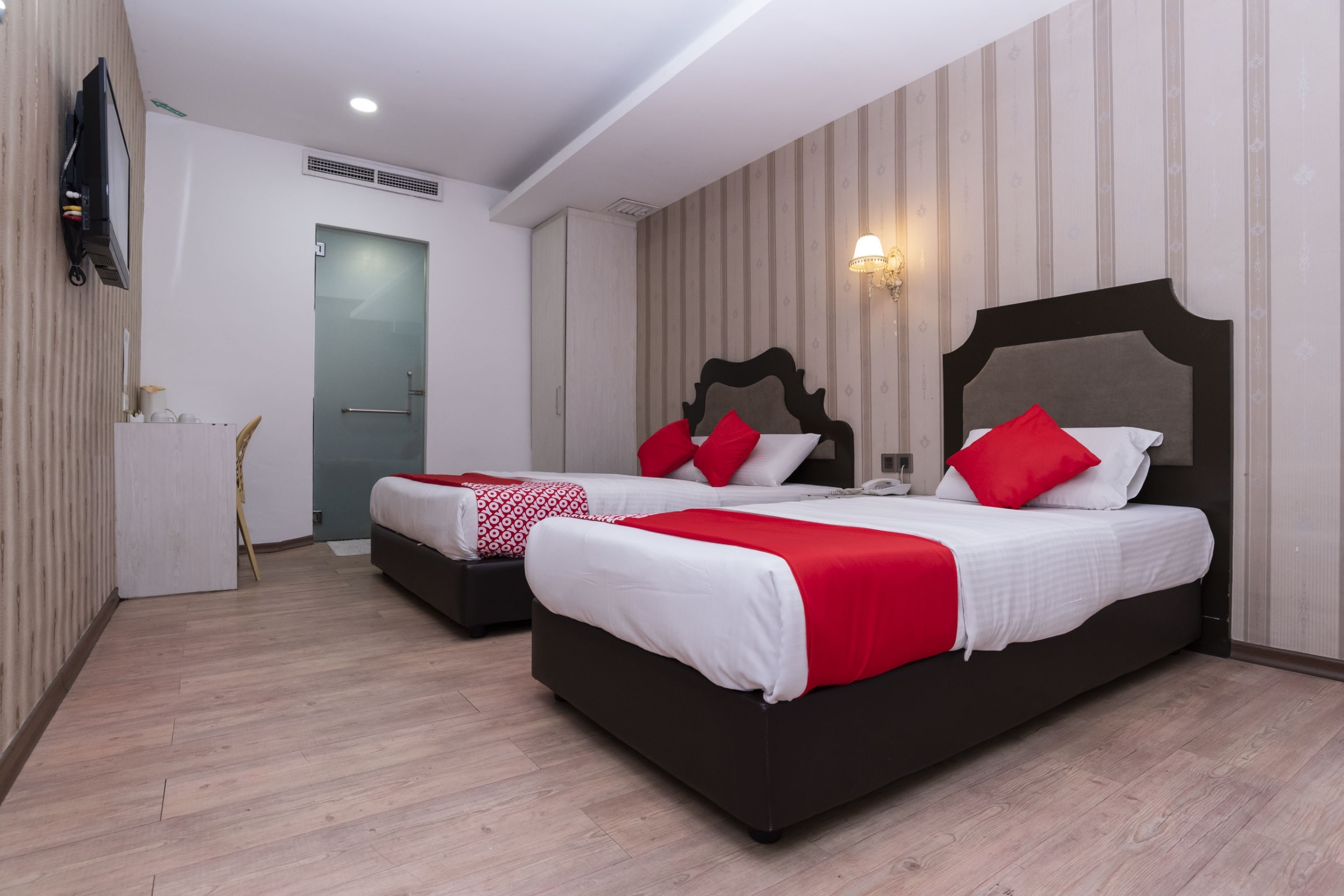 OYO 519 Domus Hotel