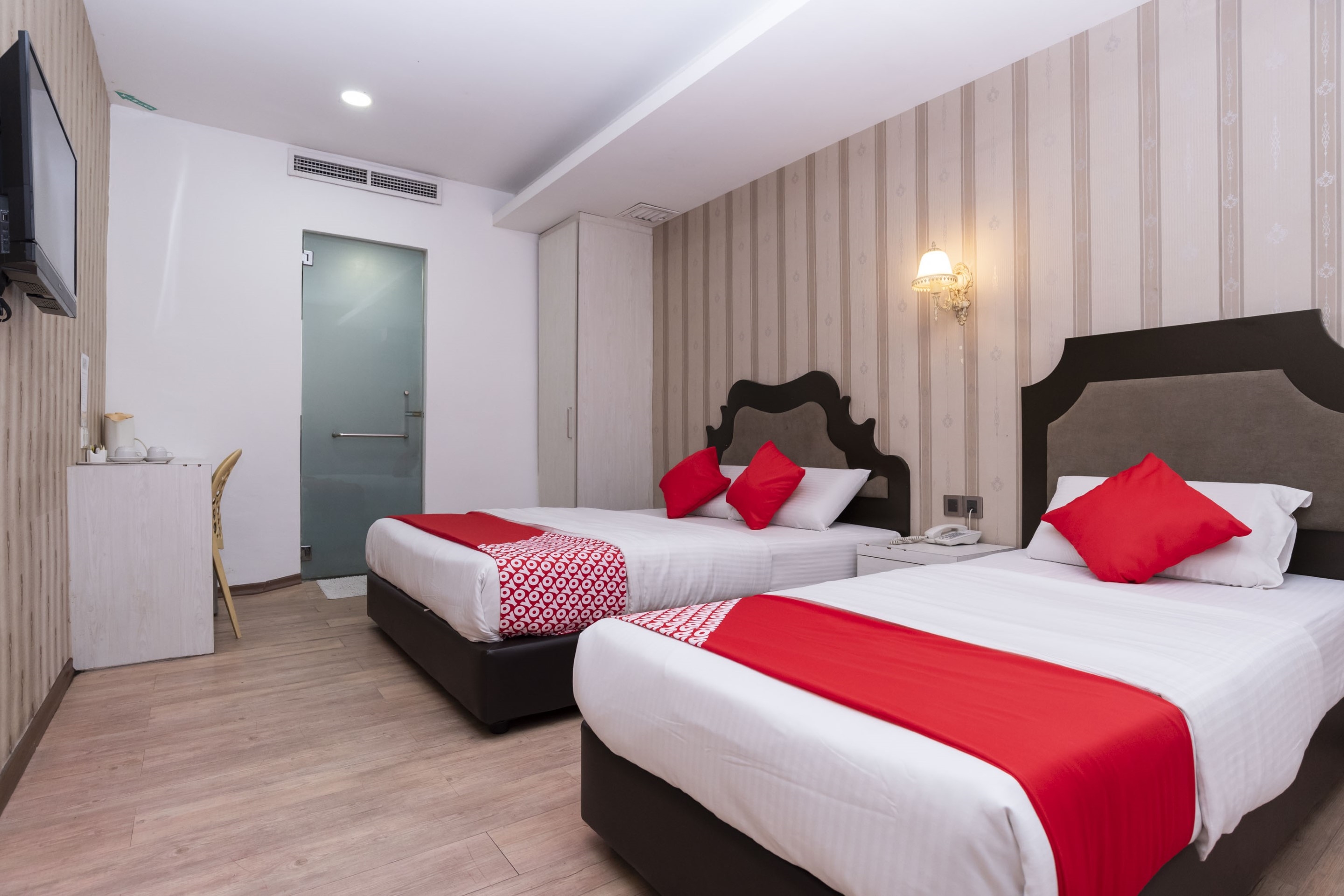 OYO 519 Domus Hotel