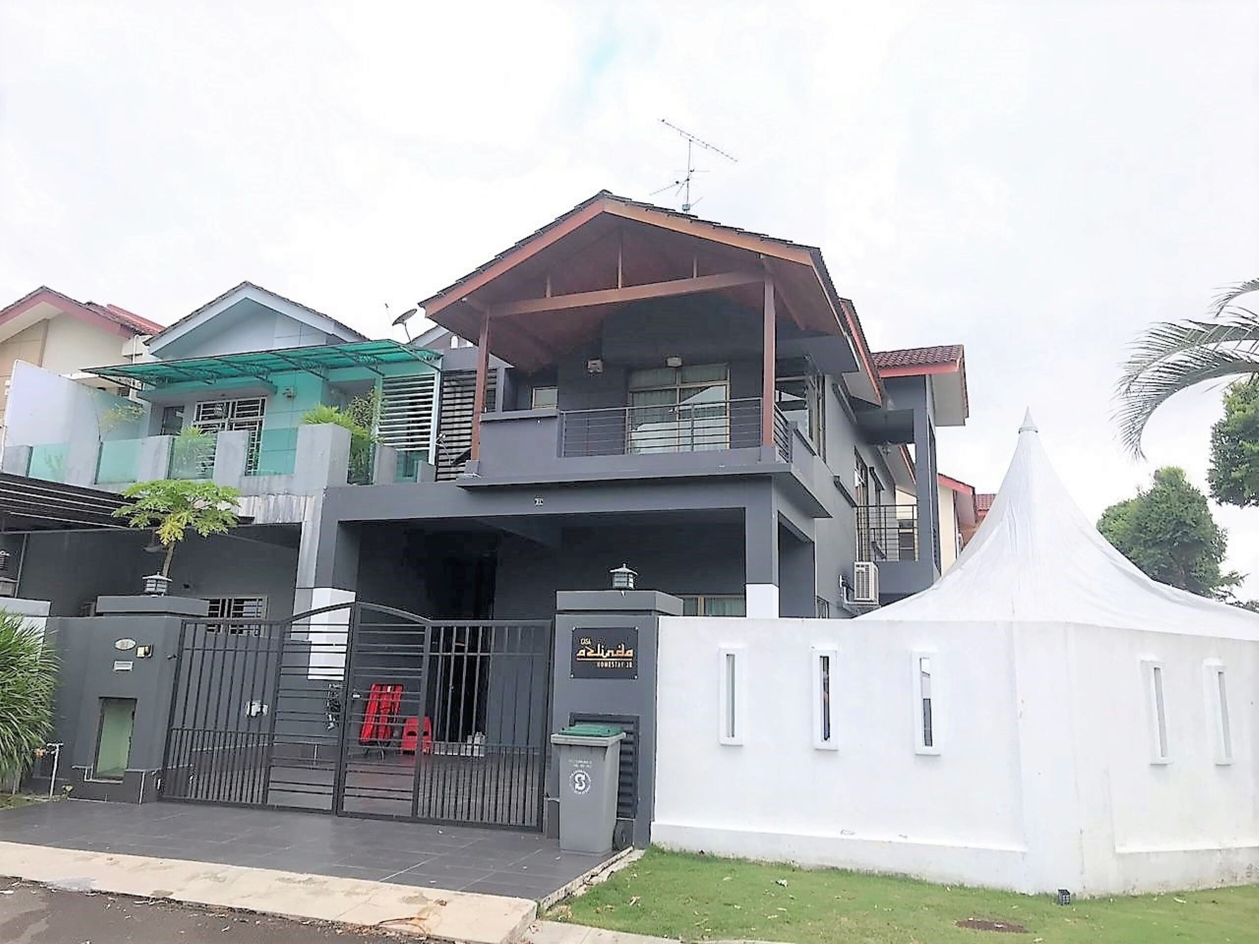 Oyo 90476 Casa Azlinda Muslim Homestay I