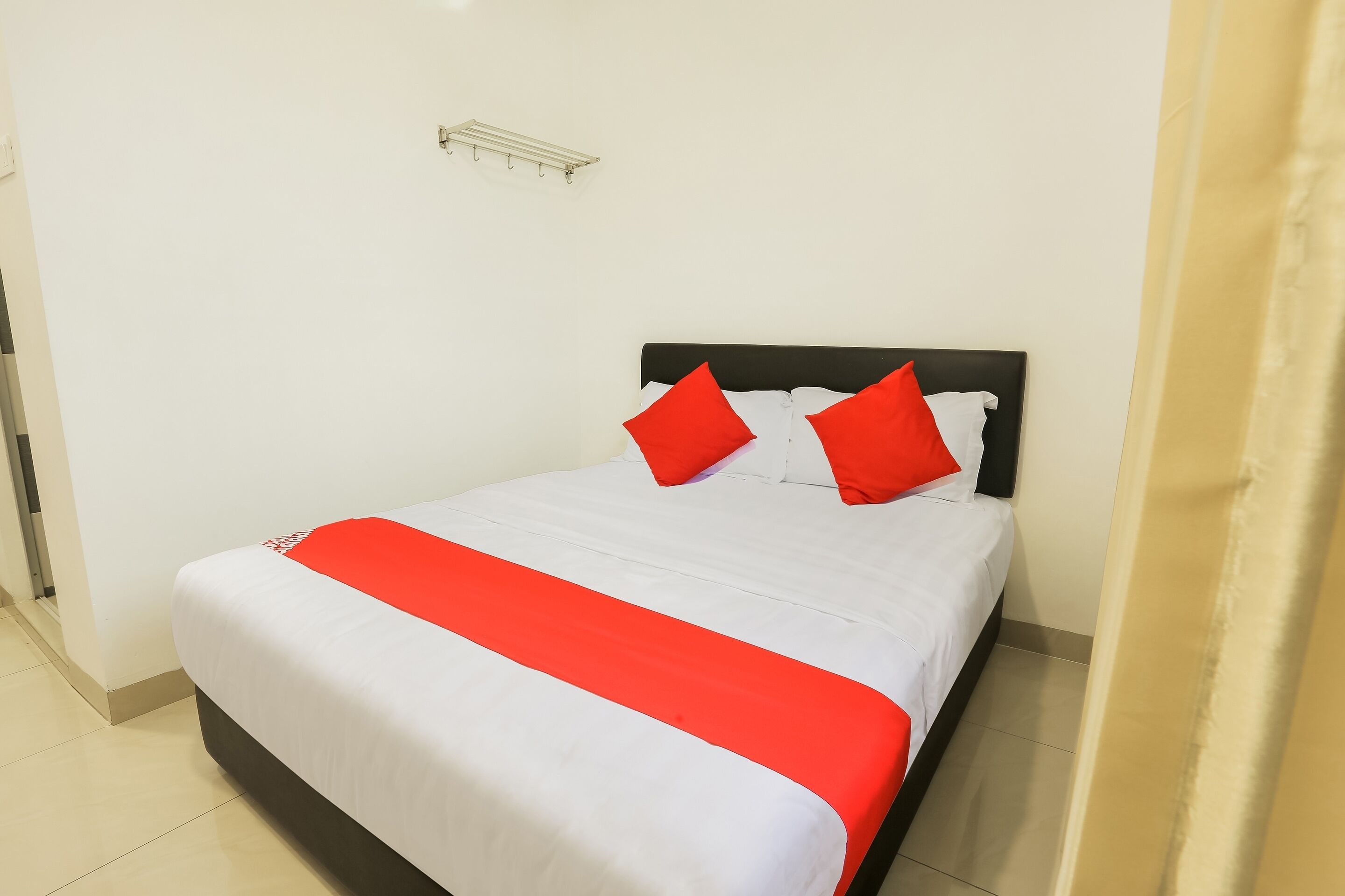 Rich Hotel by OYO Rooms