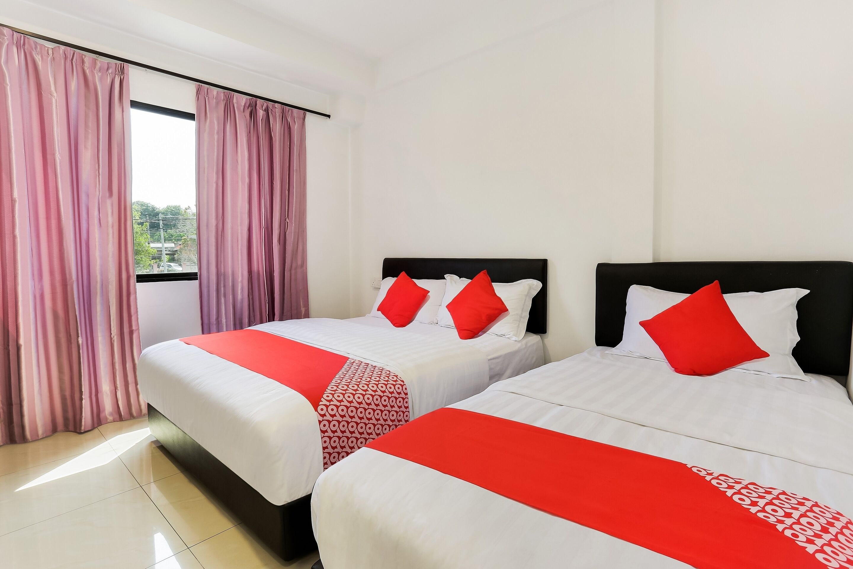 Rich Hotel by OYO Rooms