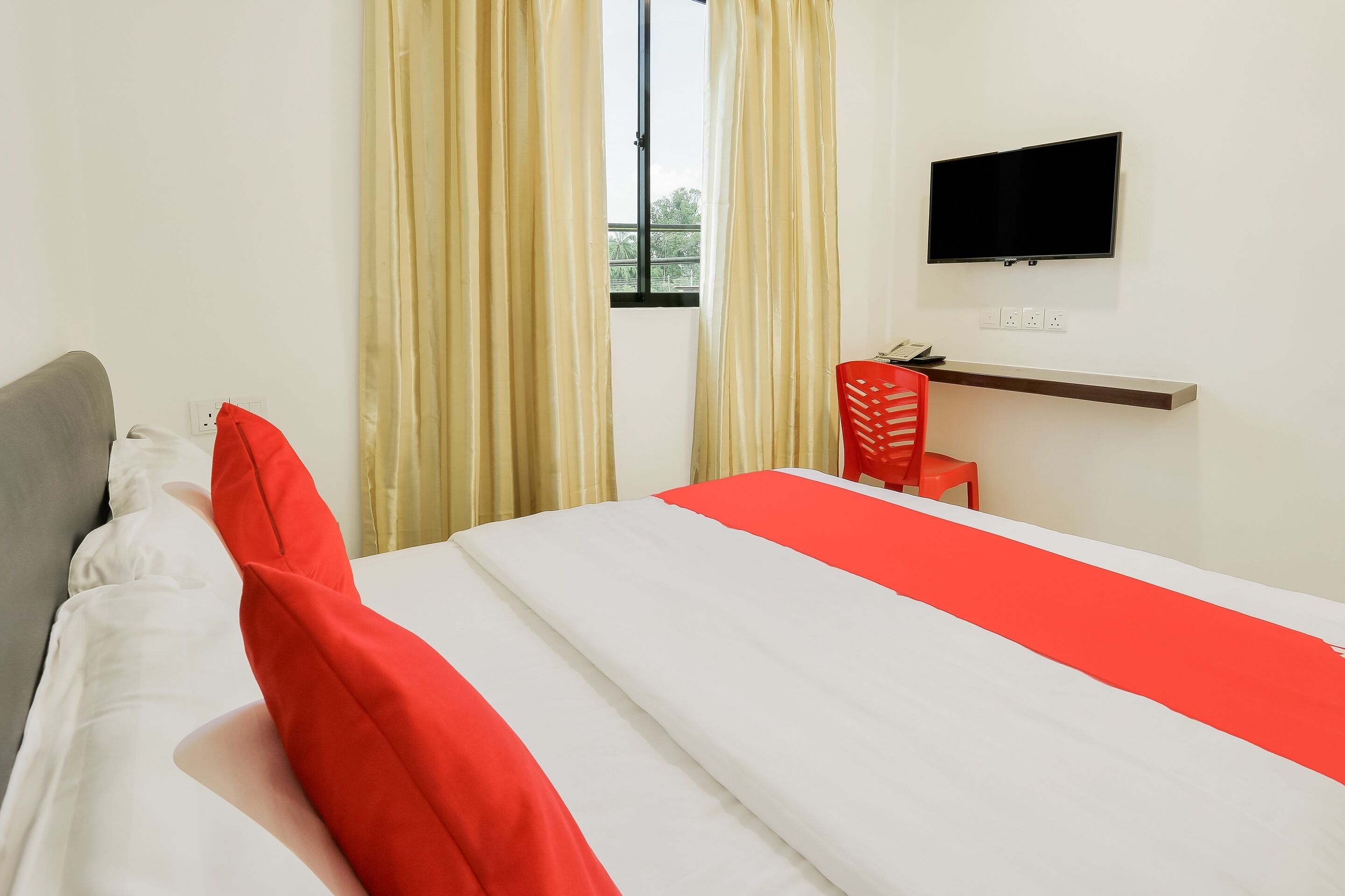 Rich Hotel by OYO Rooms