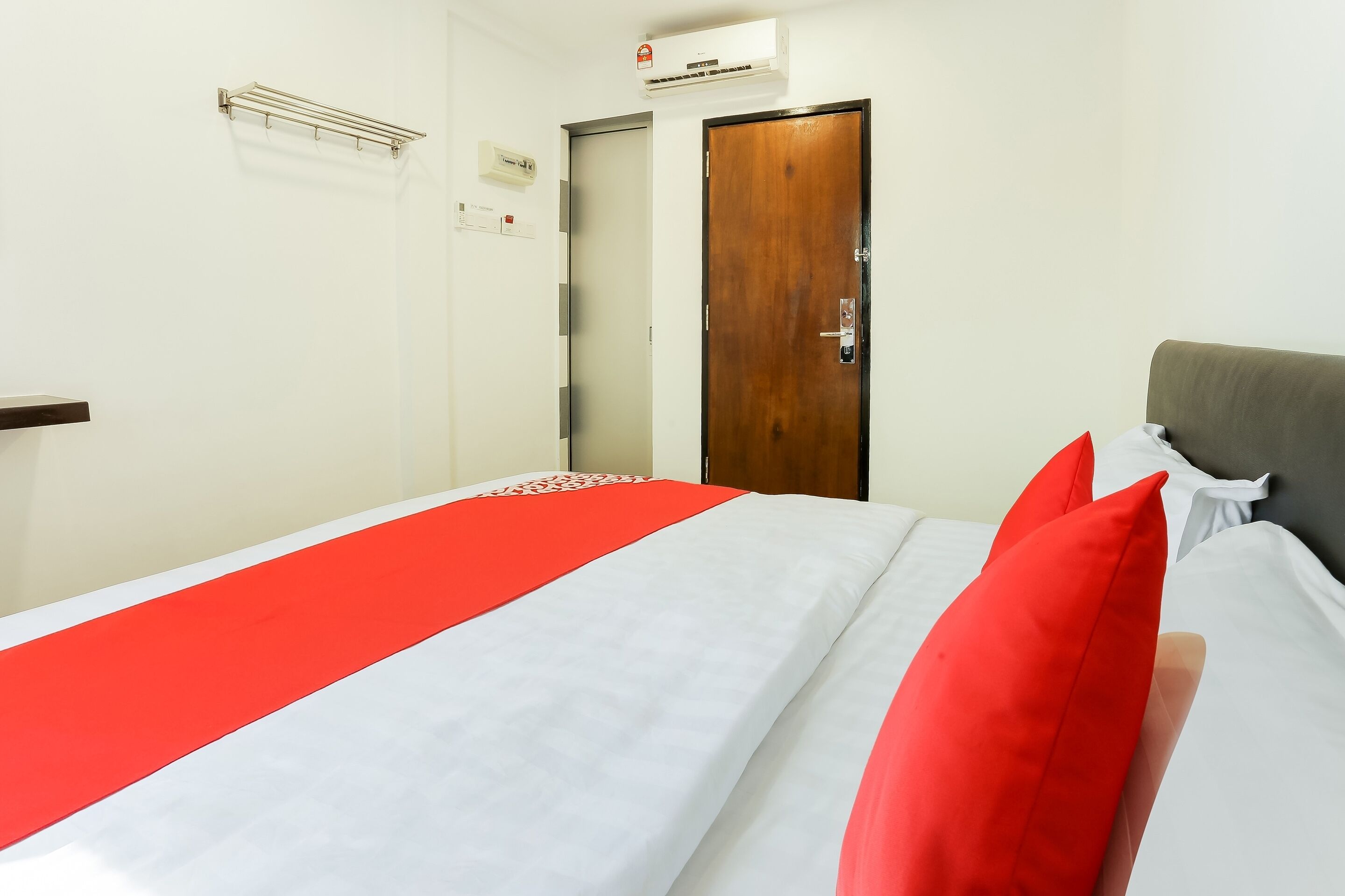 Rich Hotel by OYO Rooms