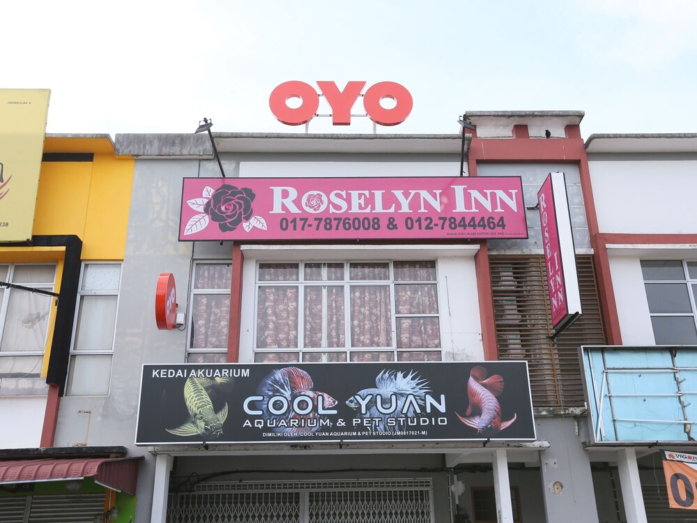 Roselyn Inn by OYO Rooms
