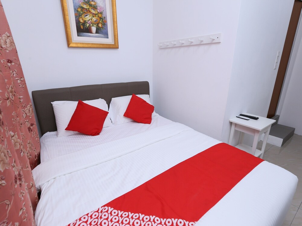Roselyn Inn by OYO Rooms
