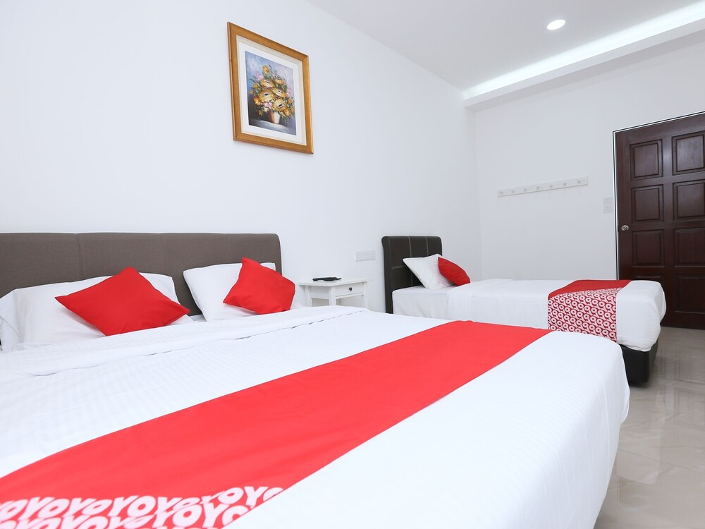 Roselyn Inn by OYO Rooms