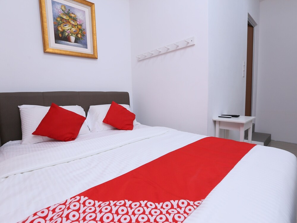 Roselyn Inn by OYO Rooms