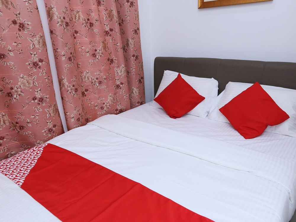 Roselyn Inn by OYO Rooms