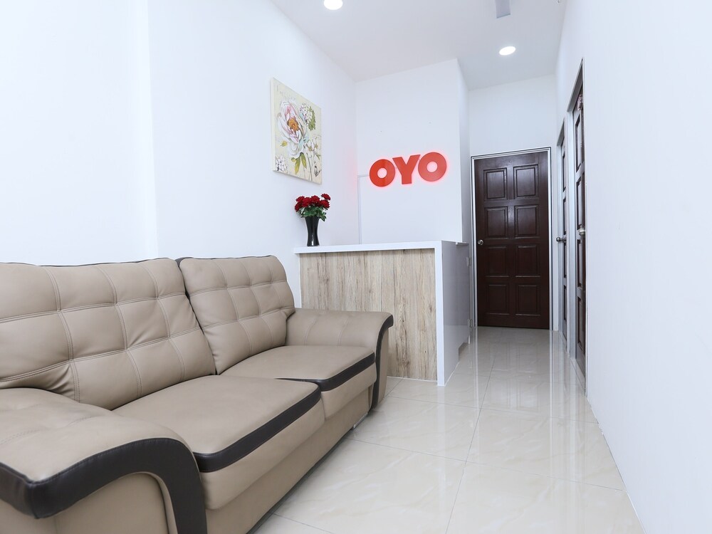 Roselyn Inn by OYO Rooms